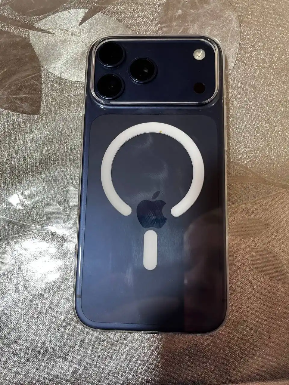 Чехлы для iPhone 17 Pro и Pro Max