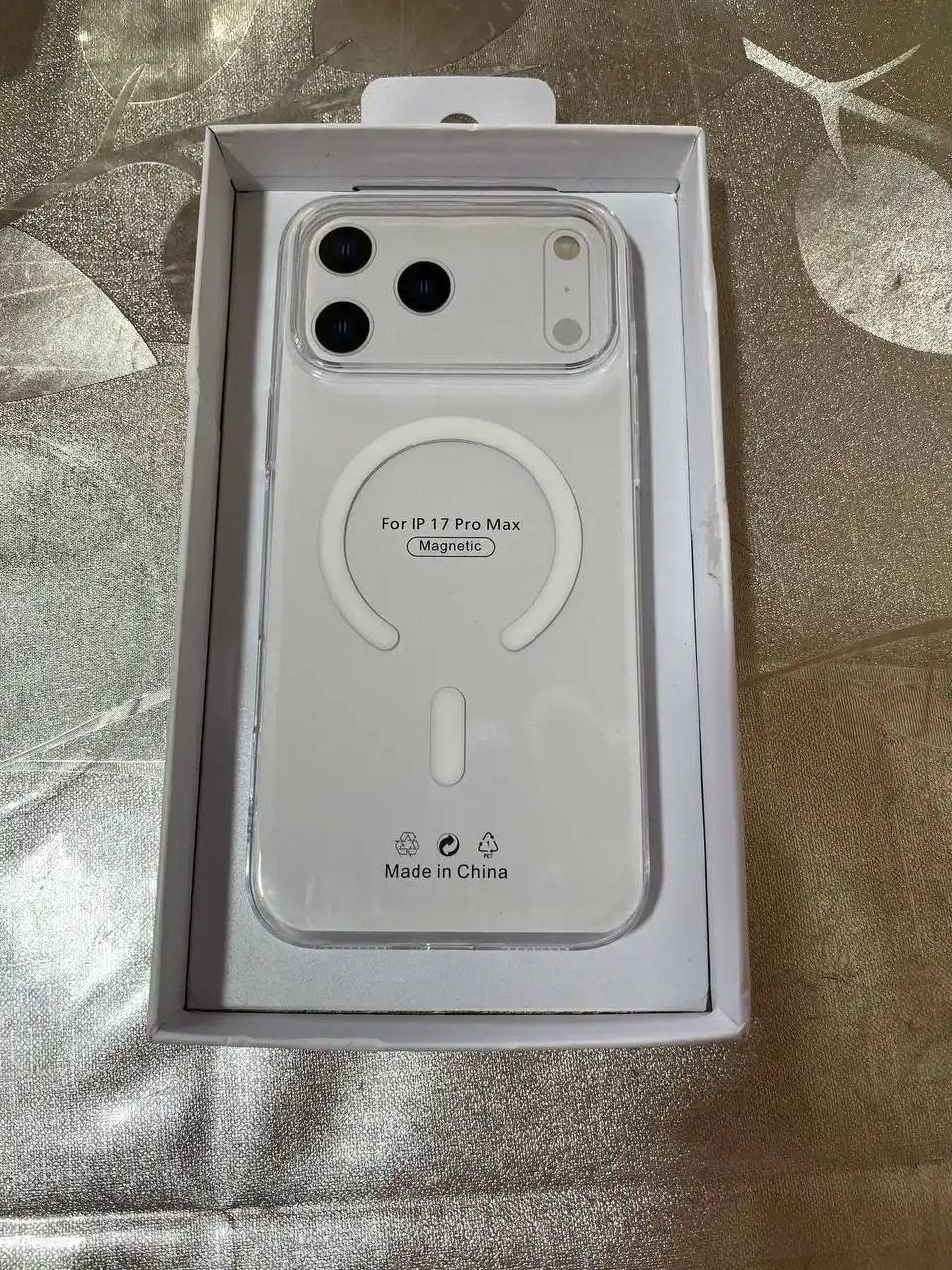 Чехлы для iPhone 17 Pro и Pro Max