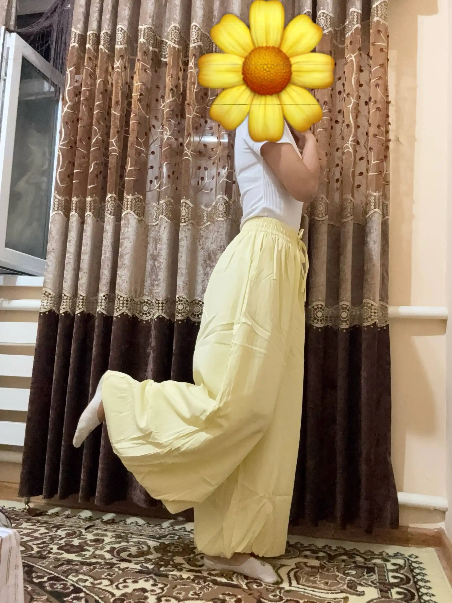 Ayollar uchun keng palacco shim, hajmdor fasonda