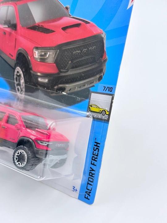 Hot Wheels Коллекционная машинка (Масштаб 1:64)