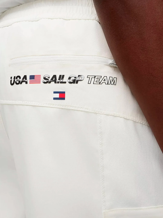 Shortik Tommy Hilfiger US SAILGP SAILING CARGO SHORT MN0MN00029