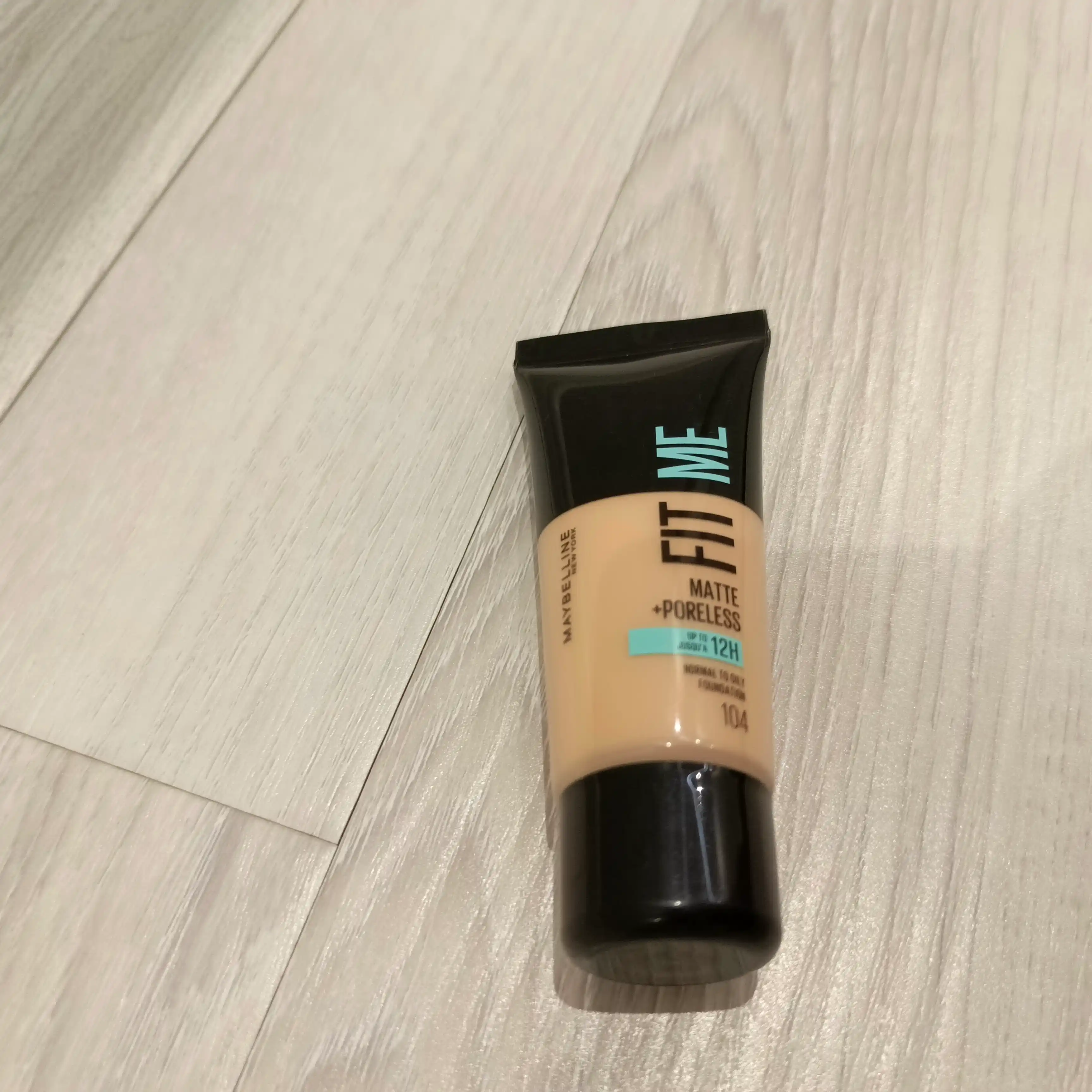 Tonal krem Maybelline New York Fit Me, ton 104 vanil bej, 30 ml