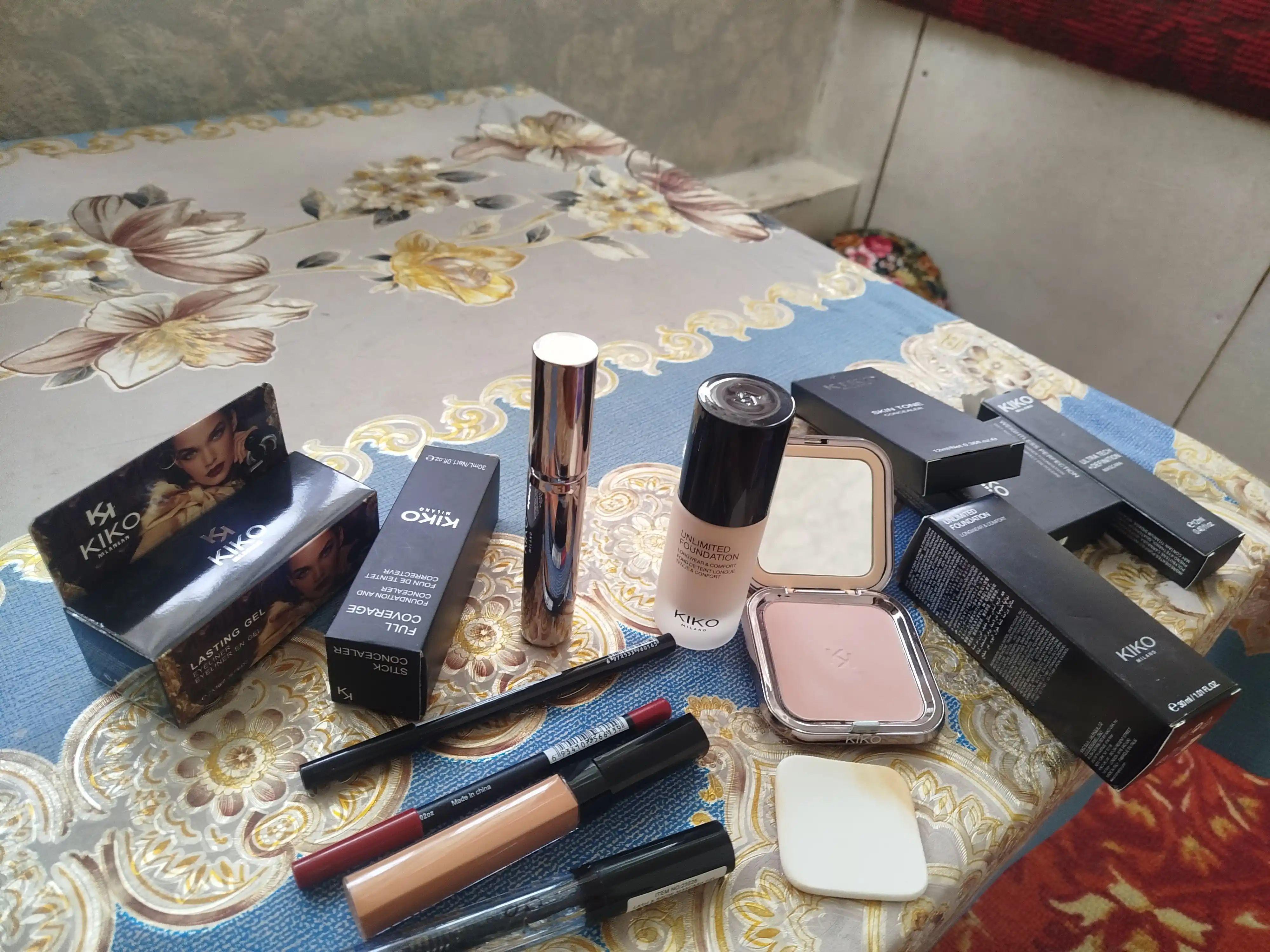 Ayollar uchun sovg‘a pardoz to‘plami KIKO pardoz toplami