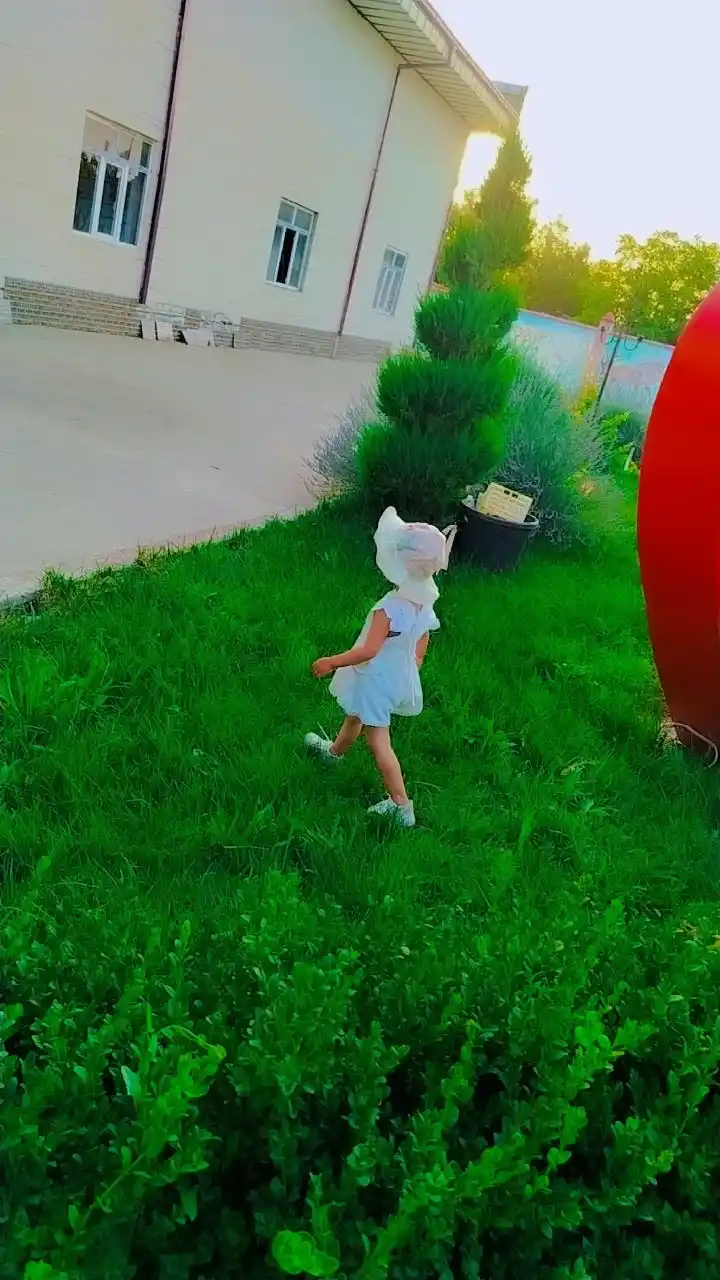 Летний комплект для девочки: кофточка с кружевом и юбка-шорты, 3–6 лет