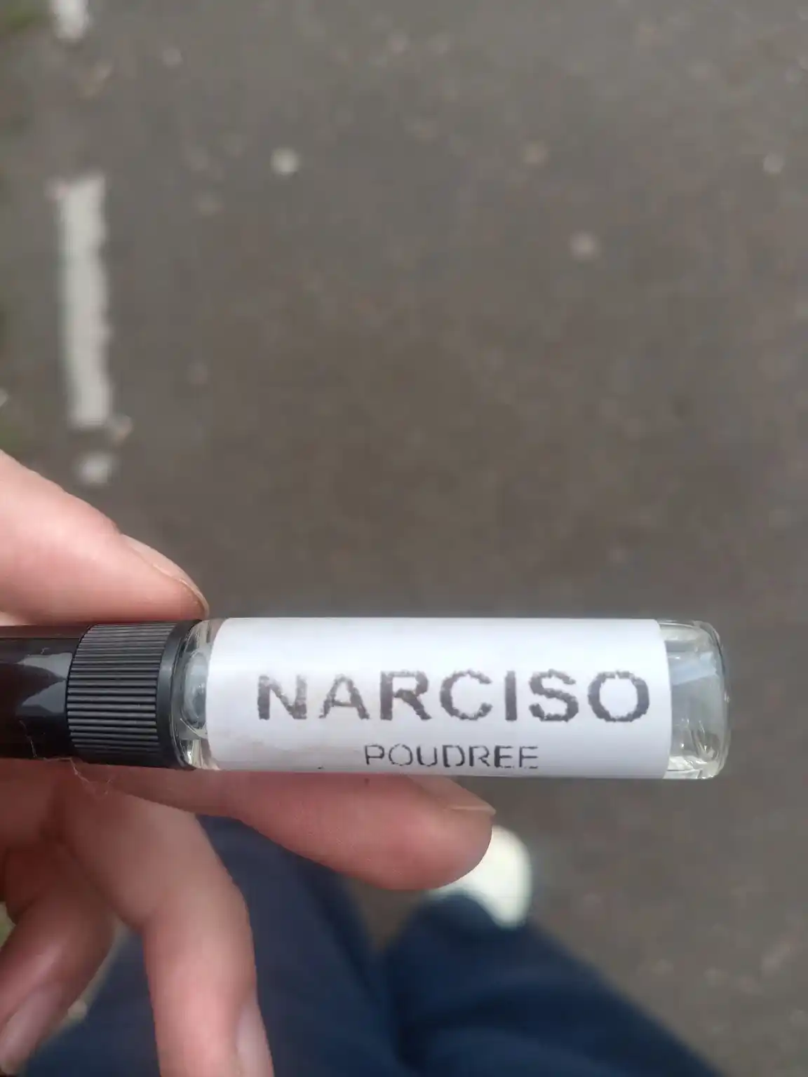 Ayollar uchun parfyum Narciso Poudree Rodriguez, atirlar ayollar probnik atirlar