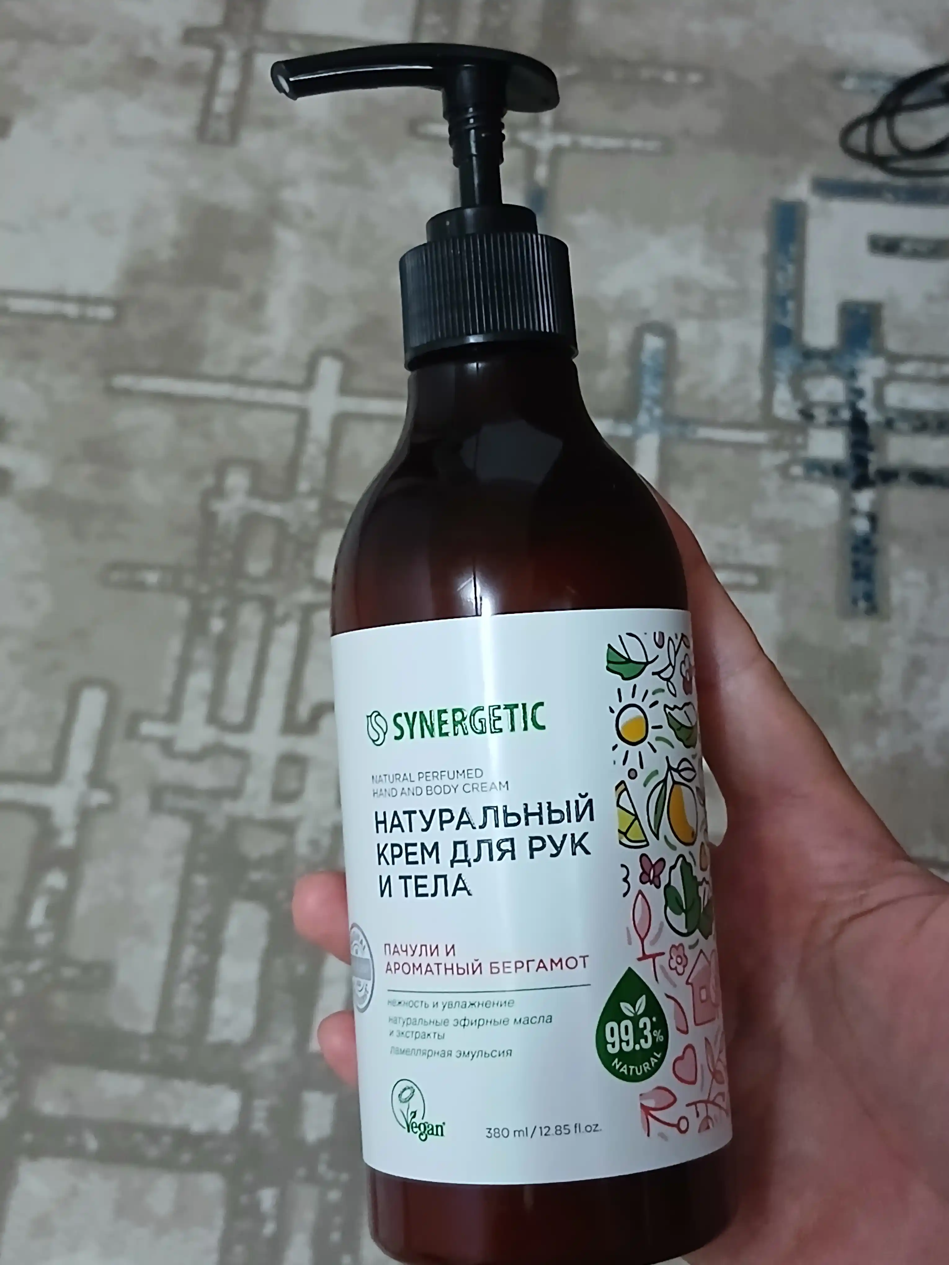 Крем для рук и тела SYNERGETIC "Пачули и ароматный бергамот", 380 мл