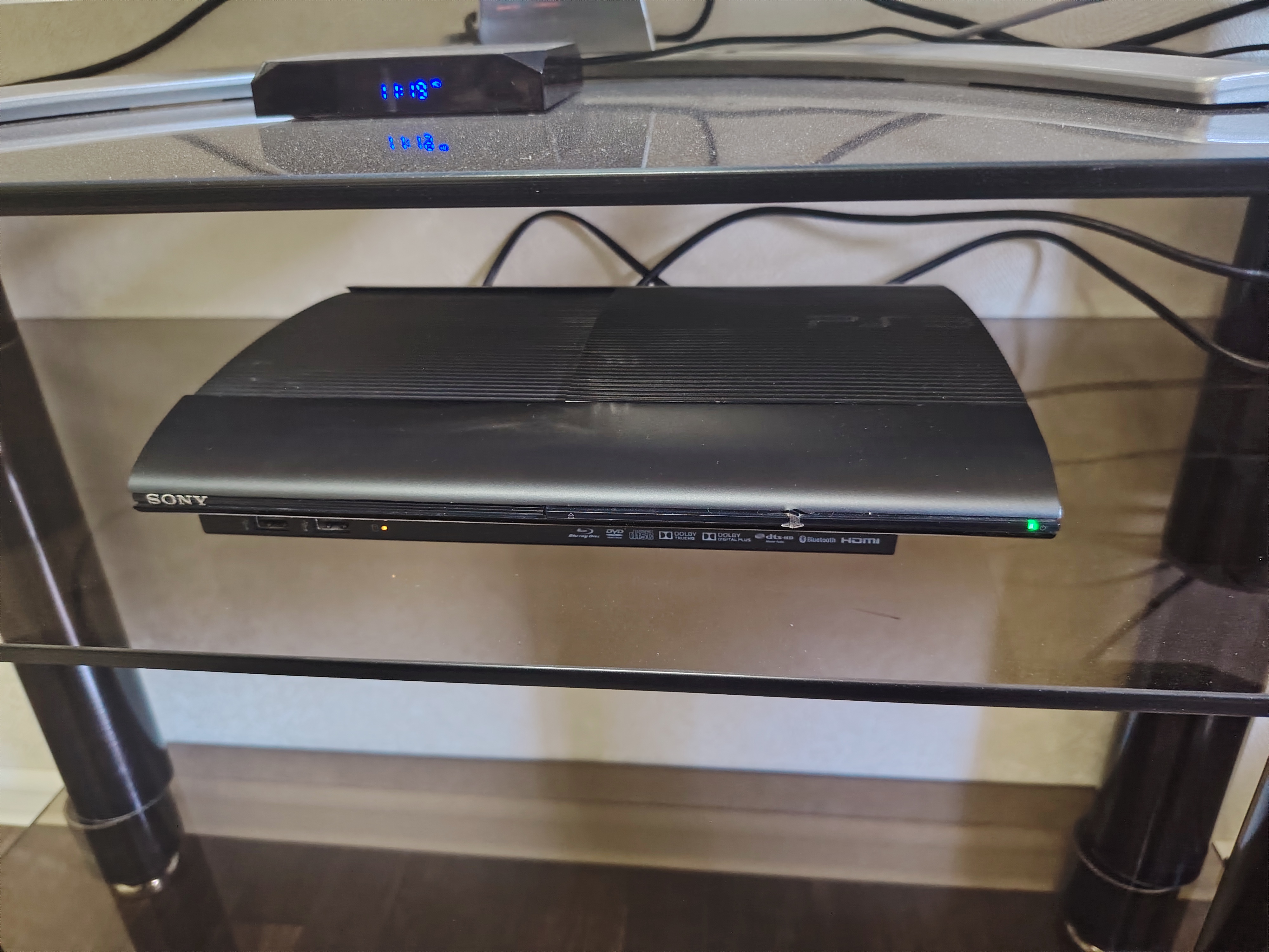 Sony PlayStation 3 Super Slim, 250–500GB, с установленными играми, 1–4 геймпада