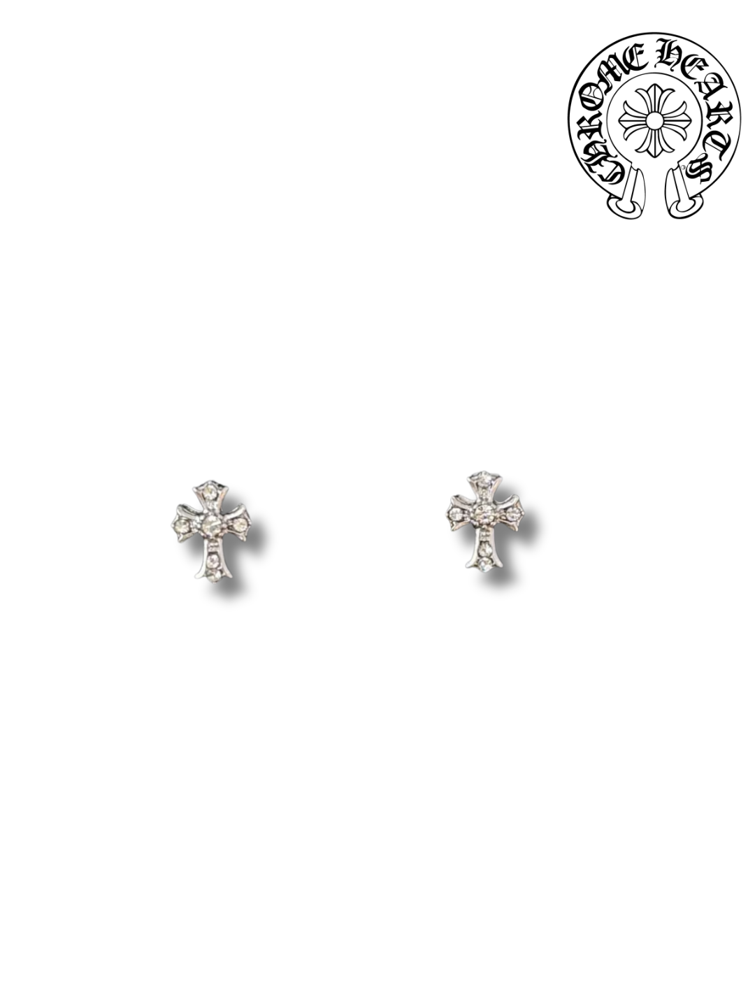 В стиле Y2K: дизайн, вдохновленный Chrome Hearts, и гравированные заклепки-кресты - 