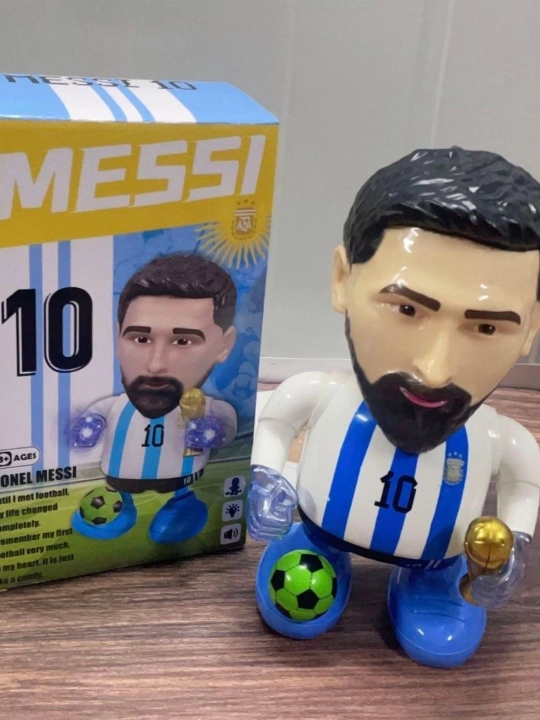 Futbol yulduzining raqsga tushayotgan musiqiy figurasi - Messi - Ronaldu - Neymar