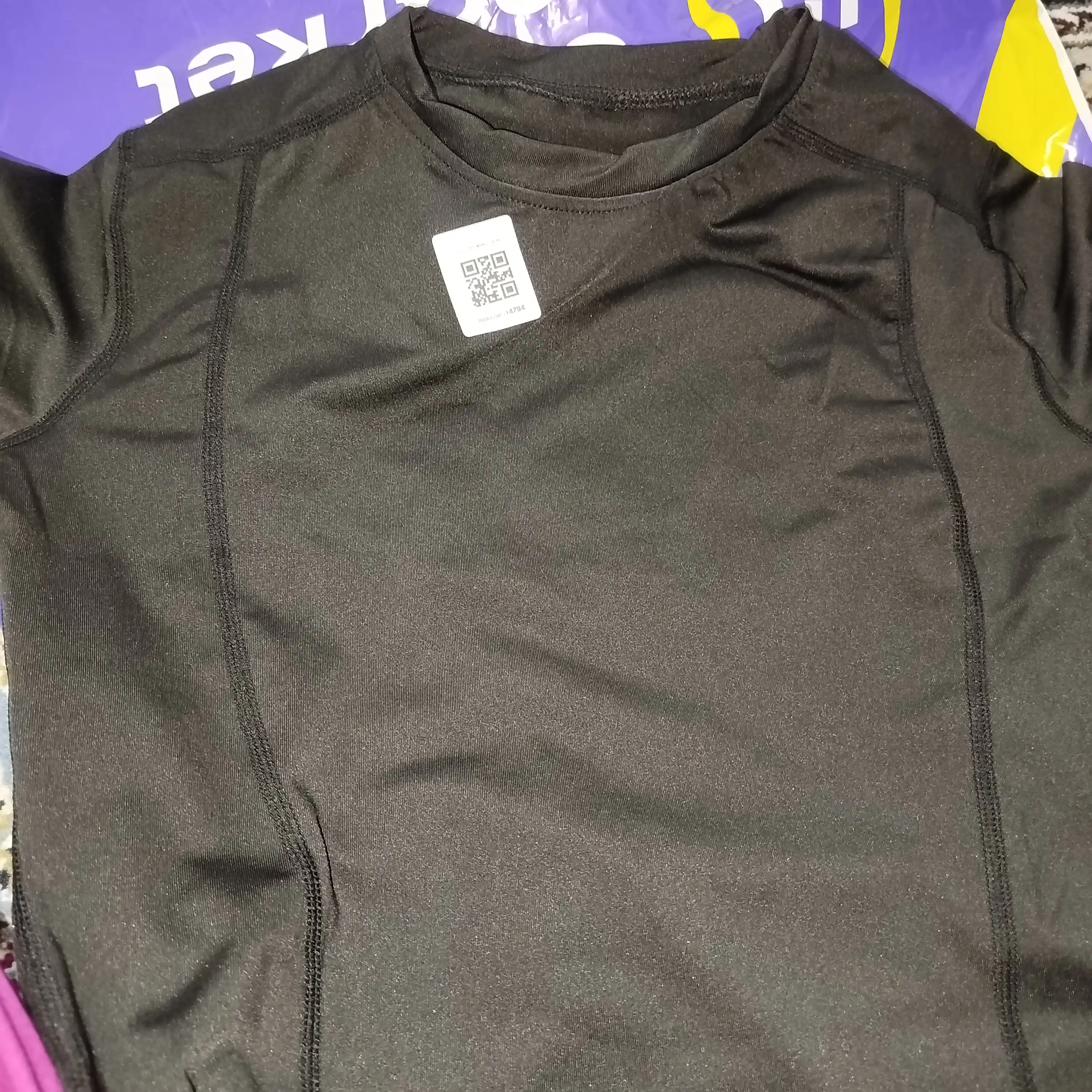 Ayollar uchun slim fit kompression futbolka FITMUSE fitness sport uchun qomatni tortuvchi