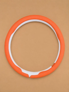 Светло-оранжевый