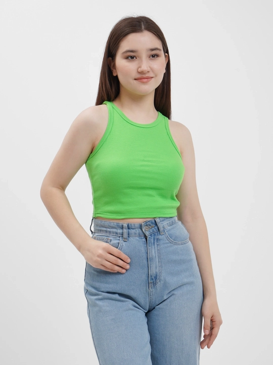 Ayollar uchun kalta top, rubchikli krop top - 