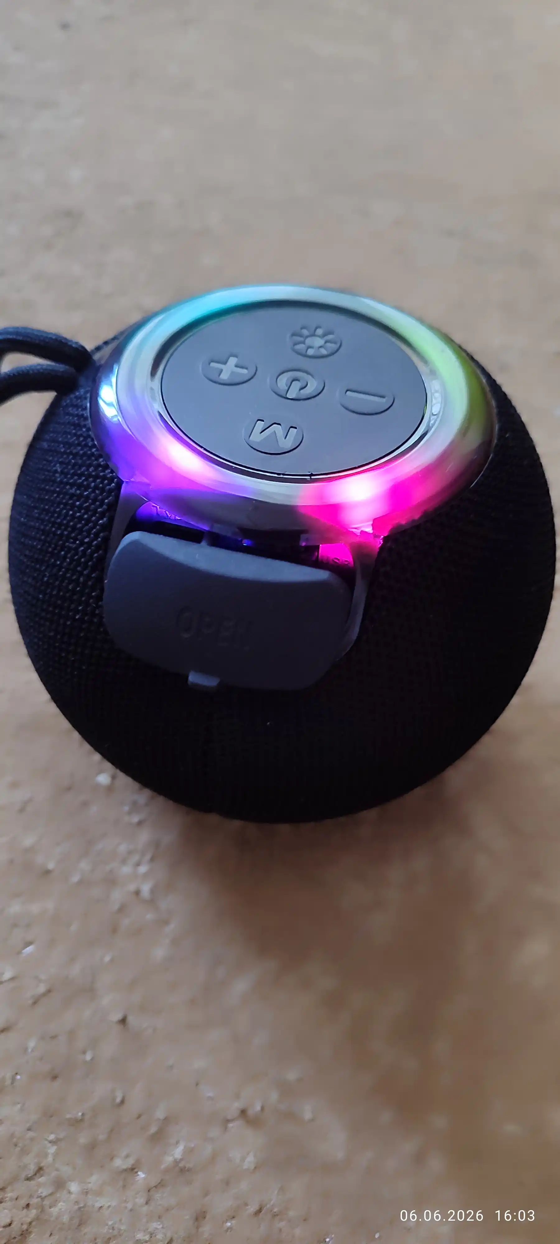 Bluetooth portativ kolonka  Kuchli ovoz, 5 soatgacha ishlaydi, TF/microSD