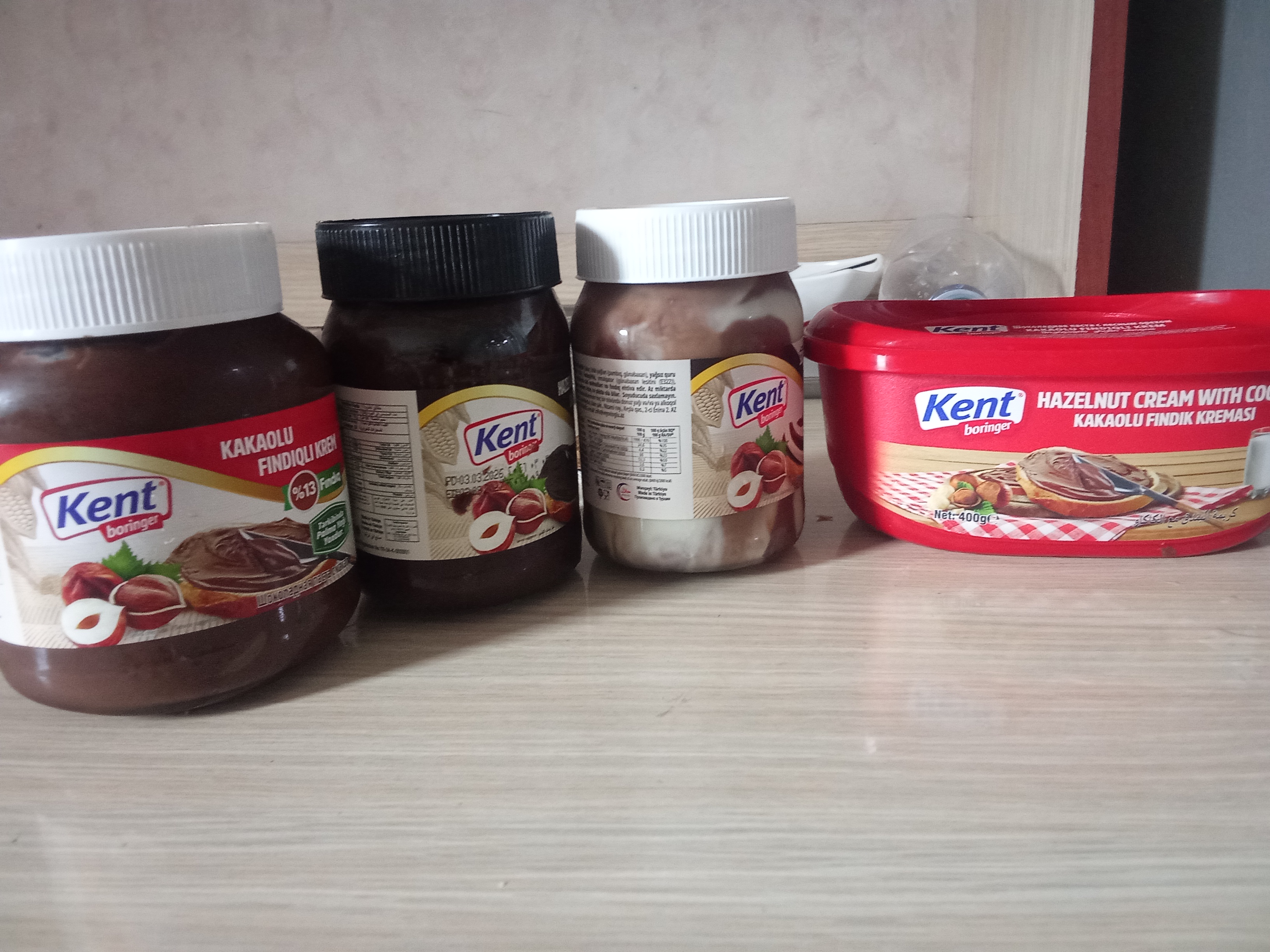 Kent Boringer shokolad pastasi, yong‘oq va kakao bilan, non tayoqchalari bilan, 56 g