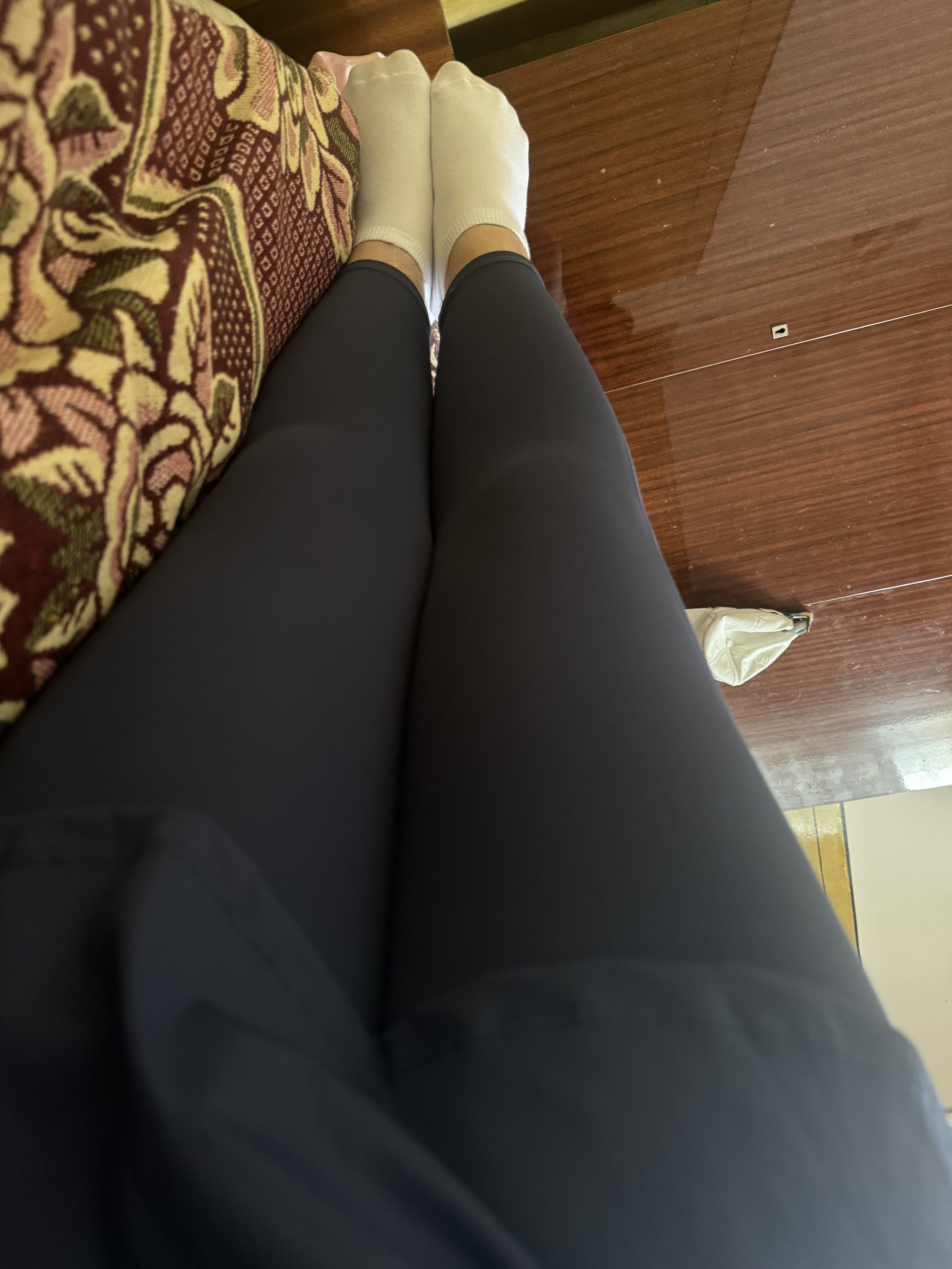 Ayollar legginslari Kioko, yubkali losinalar, sport uchun losinlari, ayollar sport kiyimi