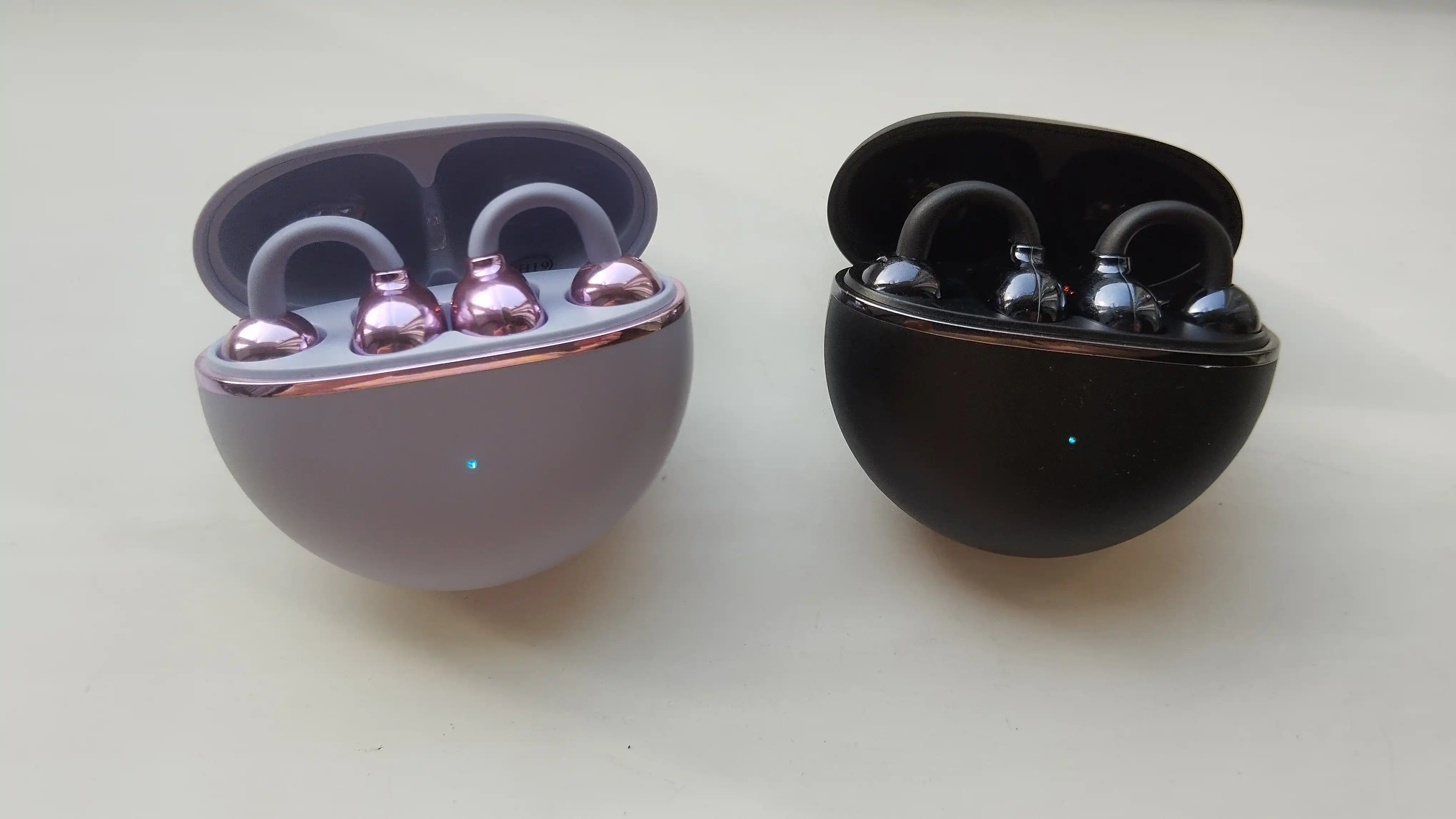 Simsiz Bluetooth quloqchinlar, sensorli boshqaruv va sifatli ovoz bilan