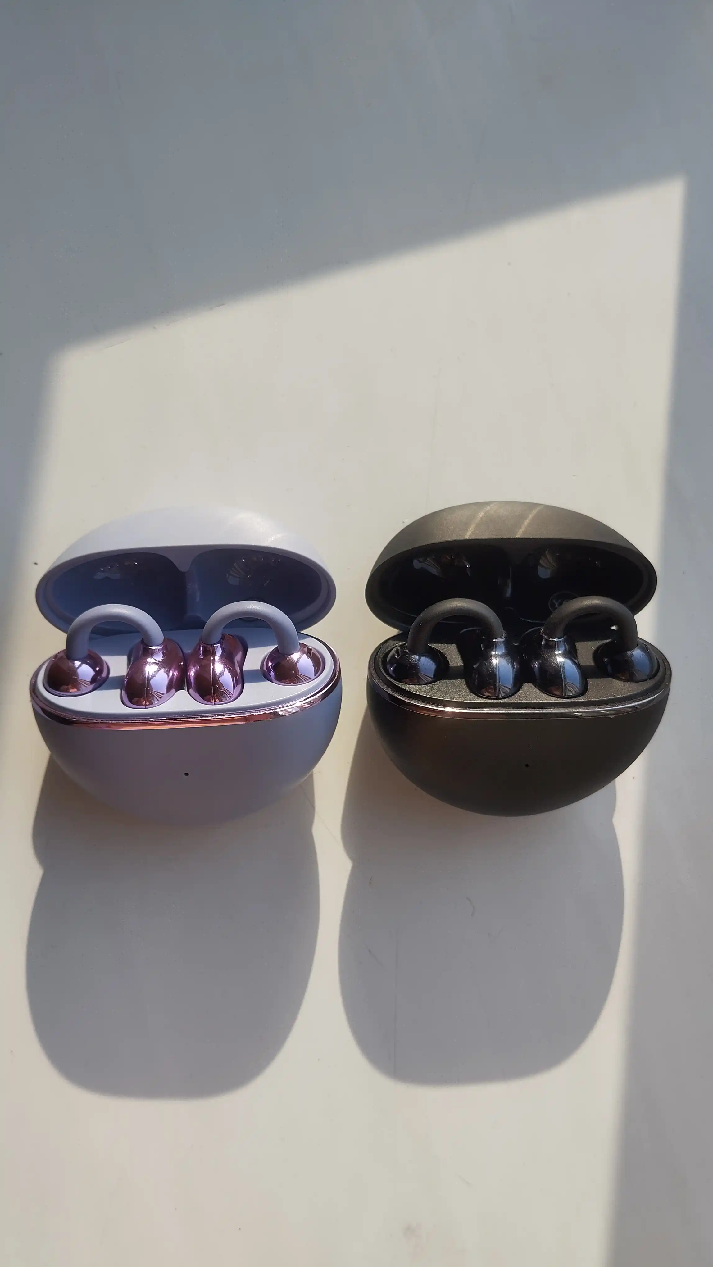 Simsiz Bluetooth quloqchinlar, sensorli boshqaruv va sifatli ovoz bilan