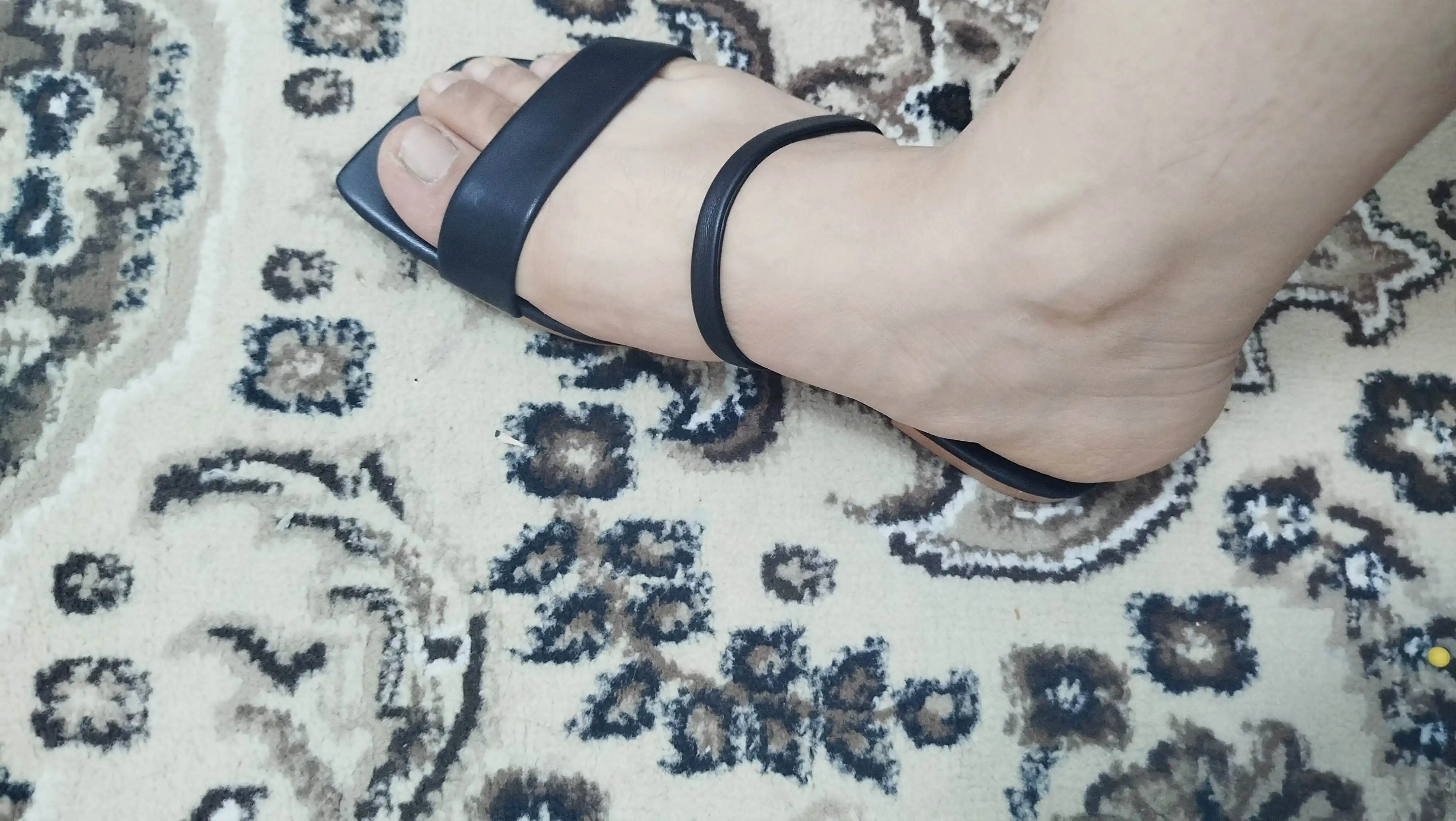 Ayollar botinkasi, yozgi sandal, shippak, shippak, kichik o‘lchamli
