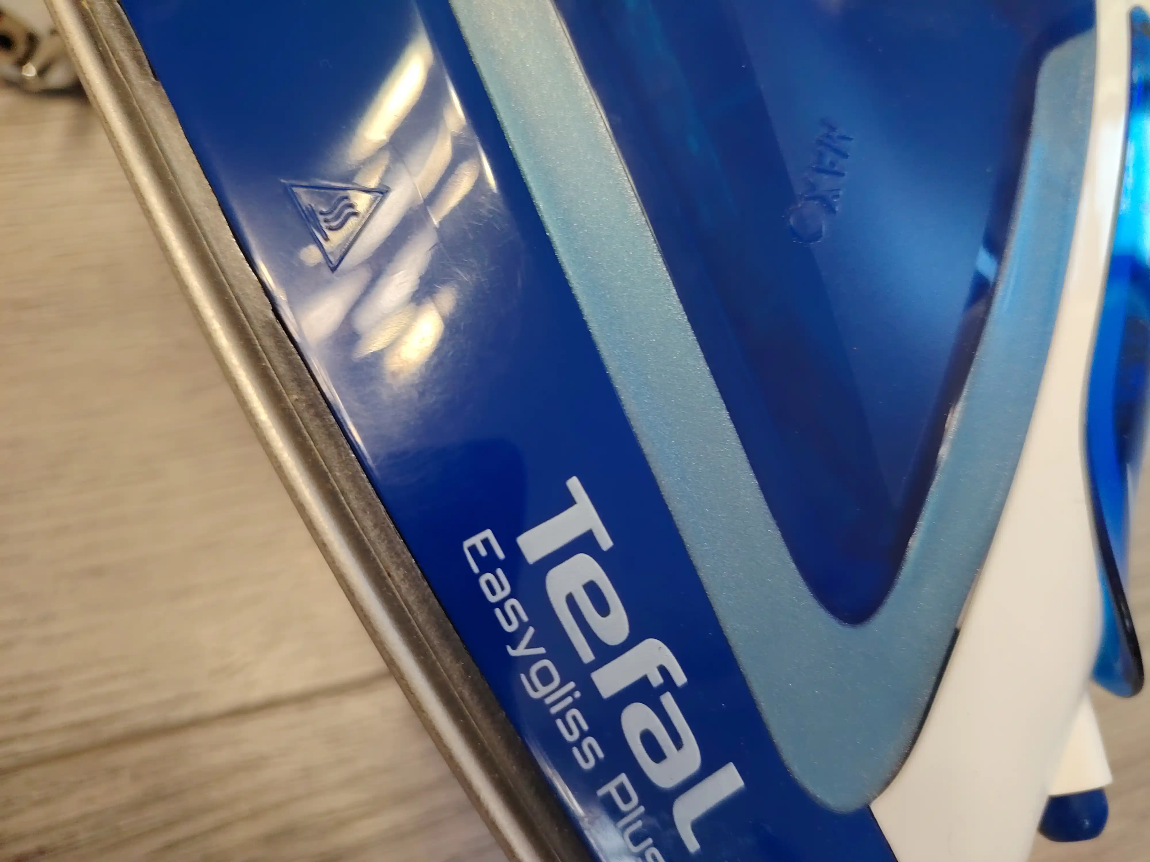 Утюг Tefal Easygliss Plus FV5735E0