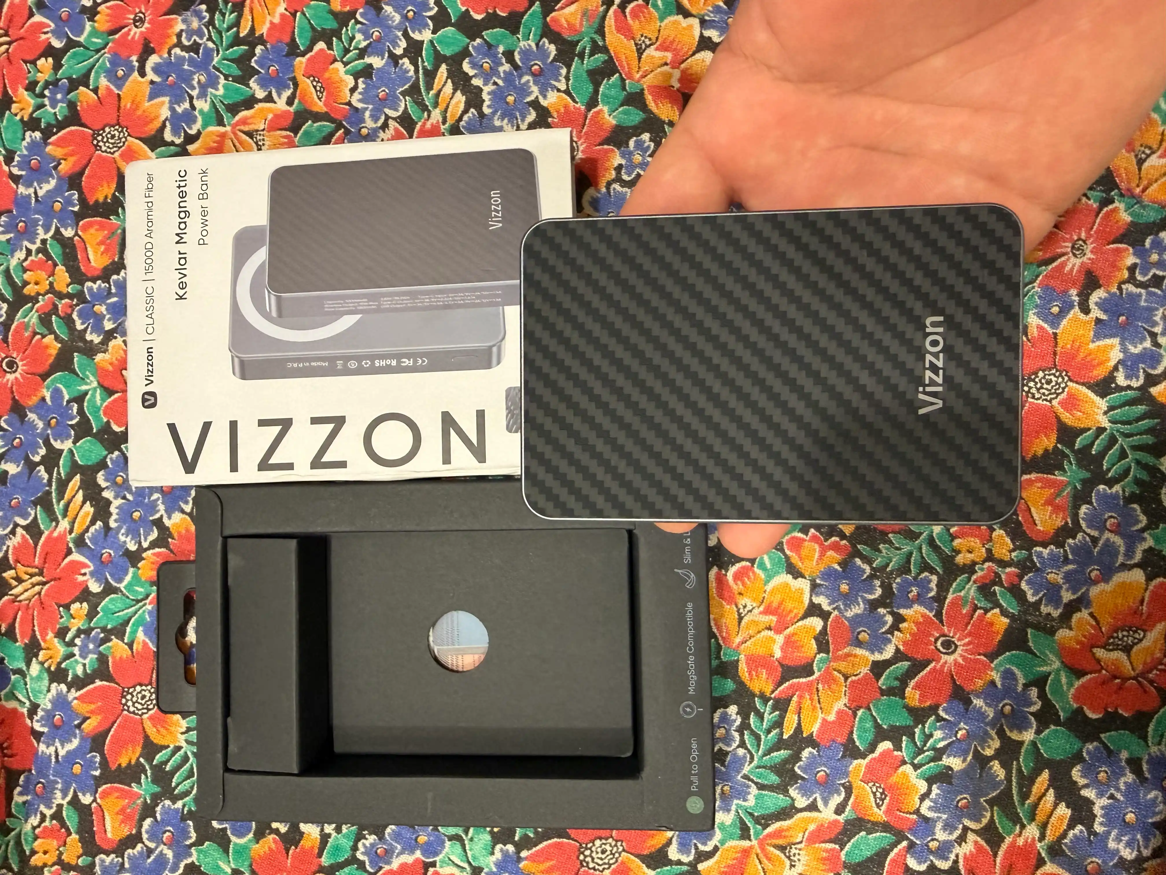 VIZZON “Kevlar Magnetic” tashqi akkumulyatori, tezkor zaryadlash, sig‘imi 5/10 000 mA/soat