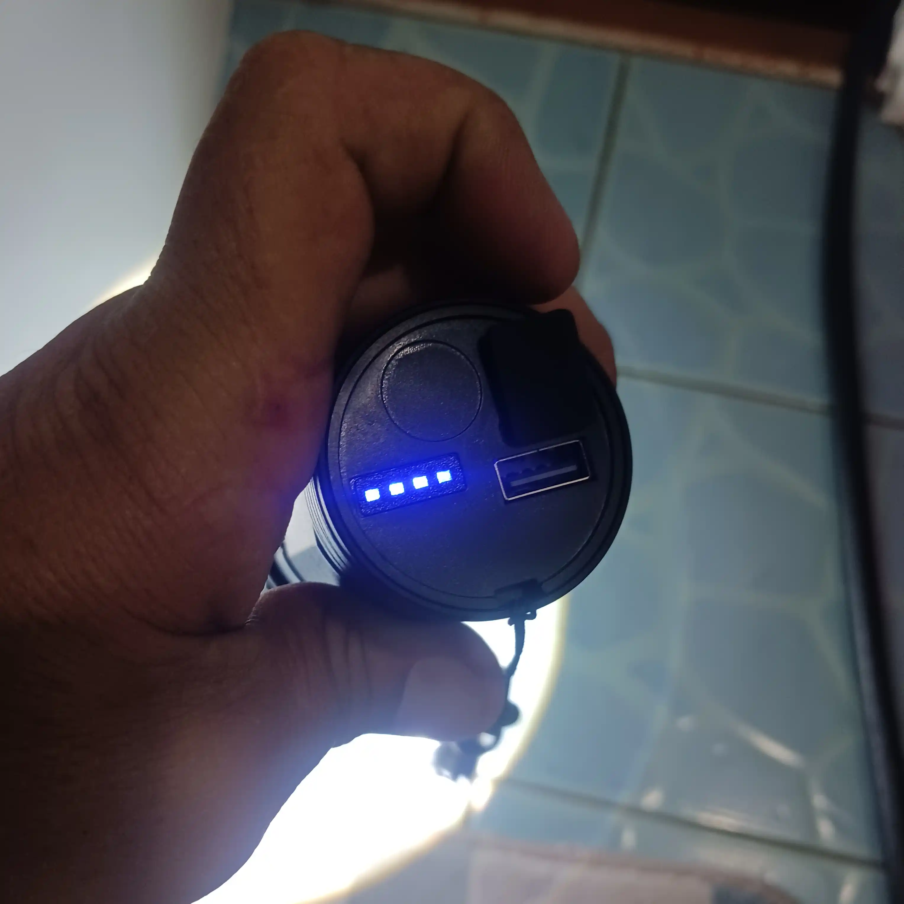 LaserLED Luminos diodli yorqin qo‘l chirog‘i HB-P18