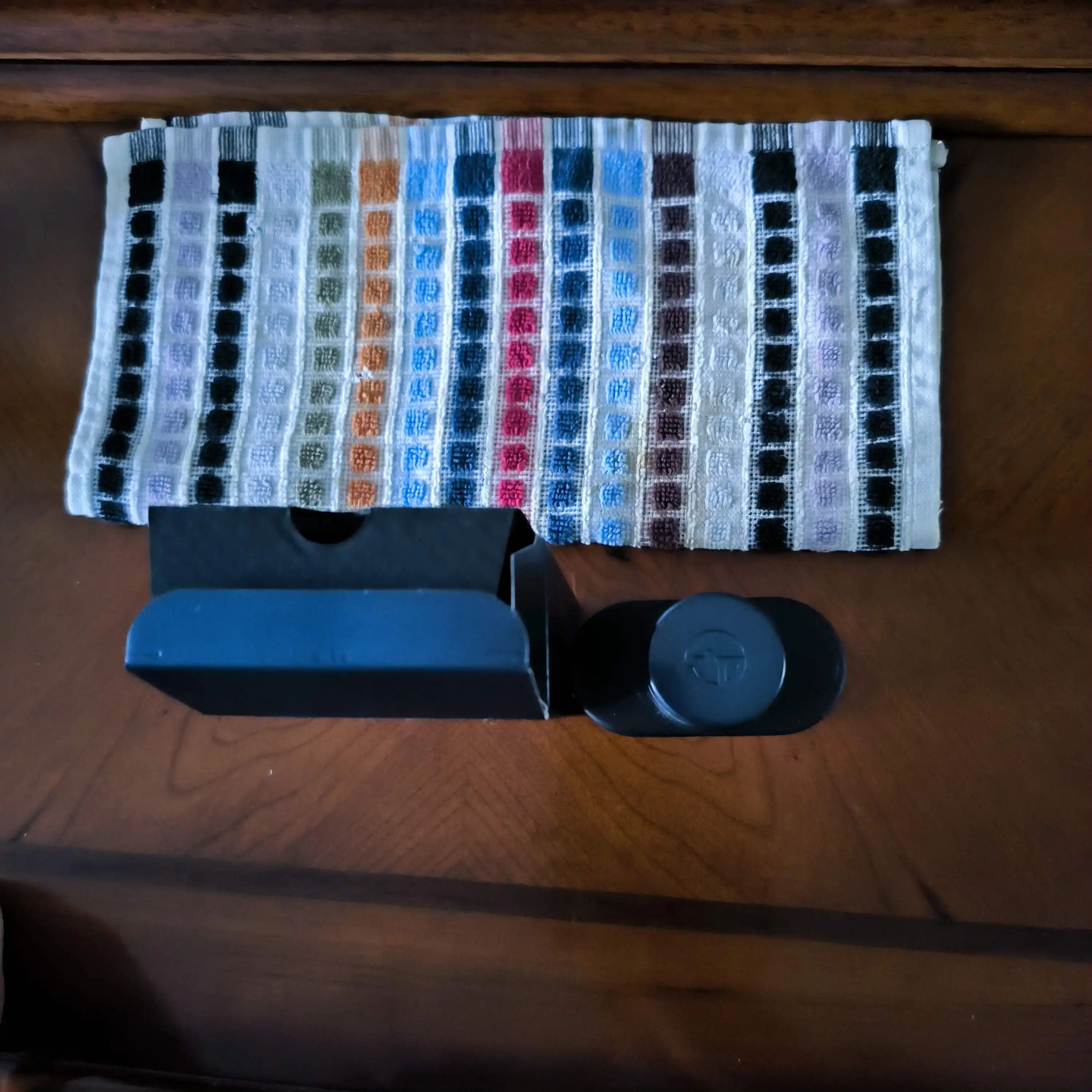 Erkaklar parfyumlangan suvi Giorgio Armani Acqua Di Gio Profondo, 100 ml