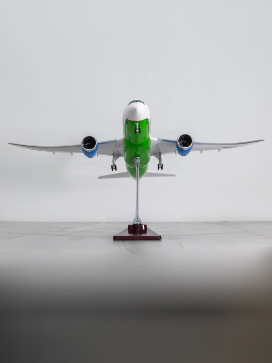 Модель самолёта Boeing 787 Dreamliner, Uzbekistan Airways, 47 см, Шасси, Прозрачные окна