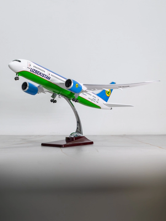 Модель самолёта Boeing 787 Dreamliner, Uzbekistan Airways, 47 см, Шасси, Прозрачные окна