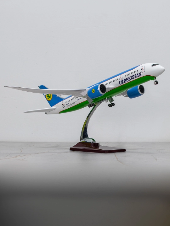 Модель самолёта Boeing 787 Dreamliner, Uzbekistan Airways, 47 см, Шасси, Прозрачные окна