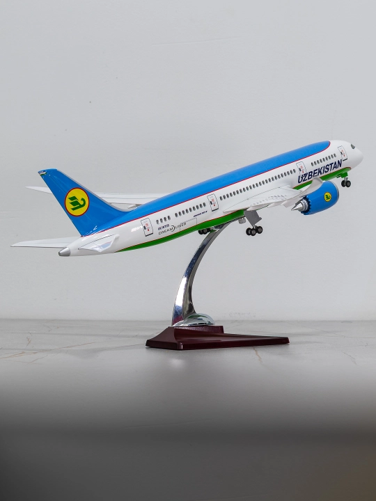 Модель самолёта Boeing 787 Dreamliner, Uzbekistan Airways, 47 см, Шасси, Прозрачные окна