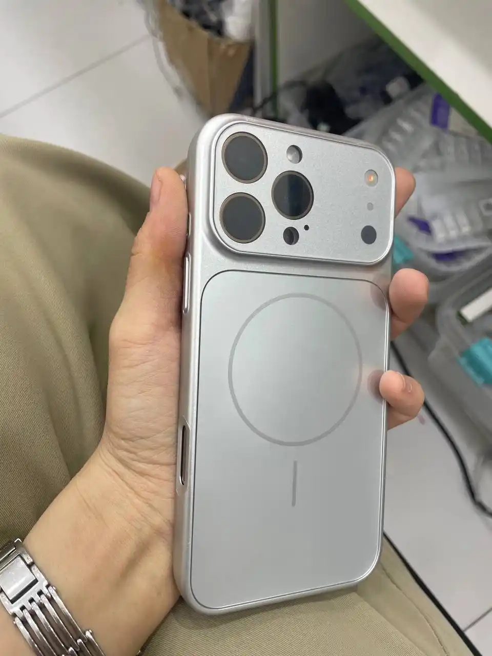 IPhone 11, 12, 13, 14, 15, 16, 17 Pro, Pro Max, Magsafe, iPhone 17 uslubidagi g‘iloflar