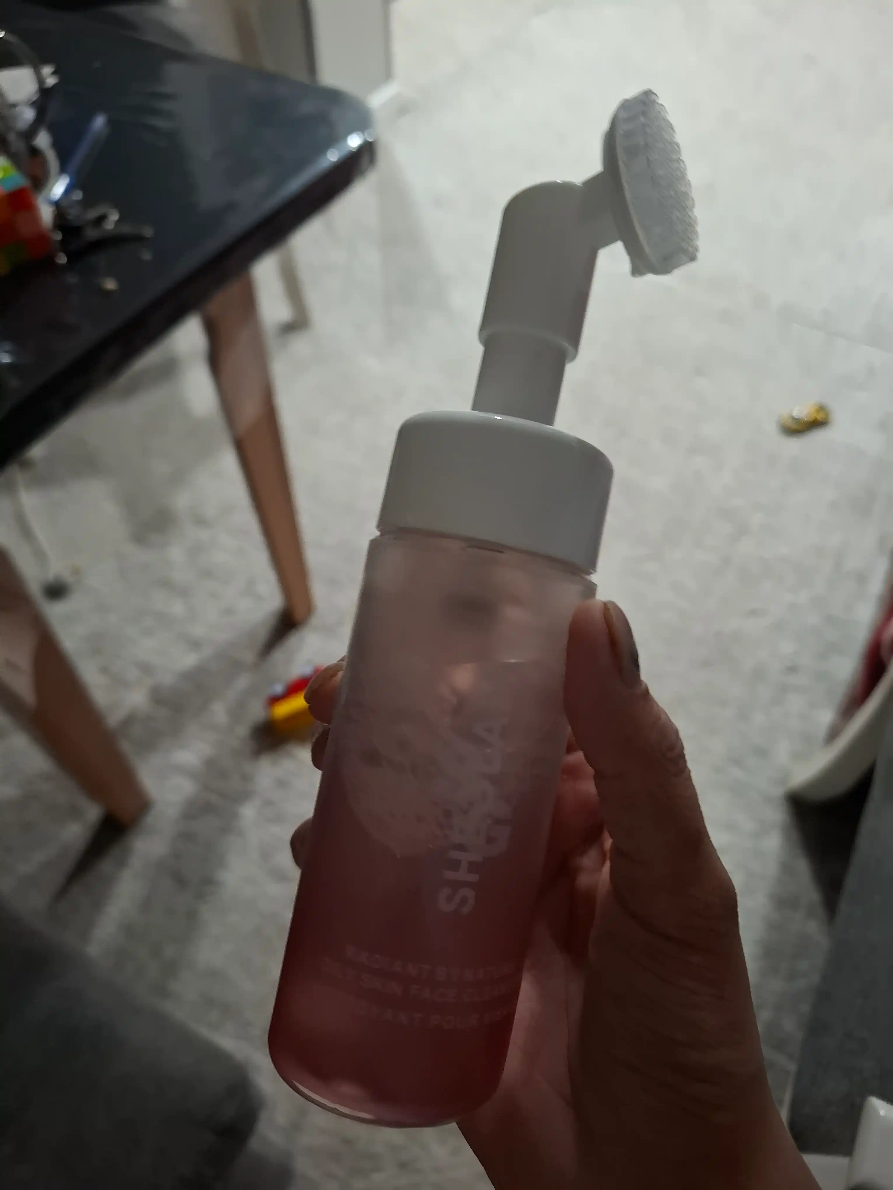 Cho'tka bilan tozalovchi ko'pik, yuz uchun namlovchi va tozalovchi penka, 150 ml