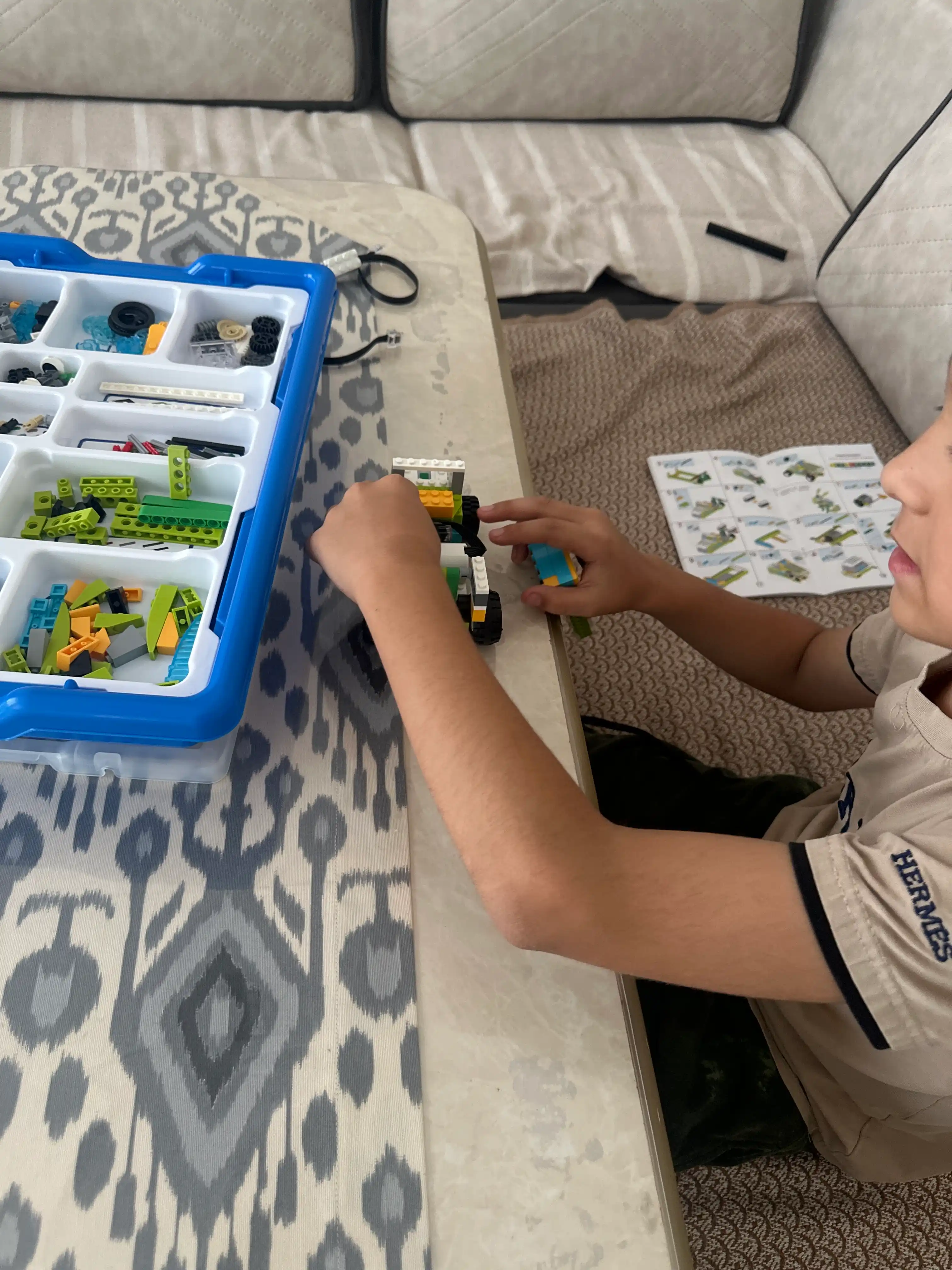 LEGO WeDo 2.0 konstruktori, akkumulyator va 2 ta motorchikli – robototexnika, 800+ model