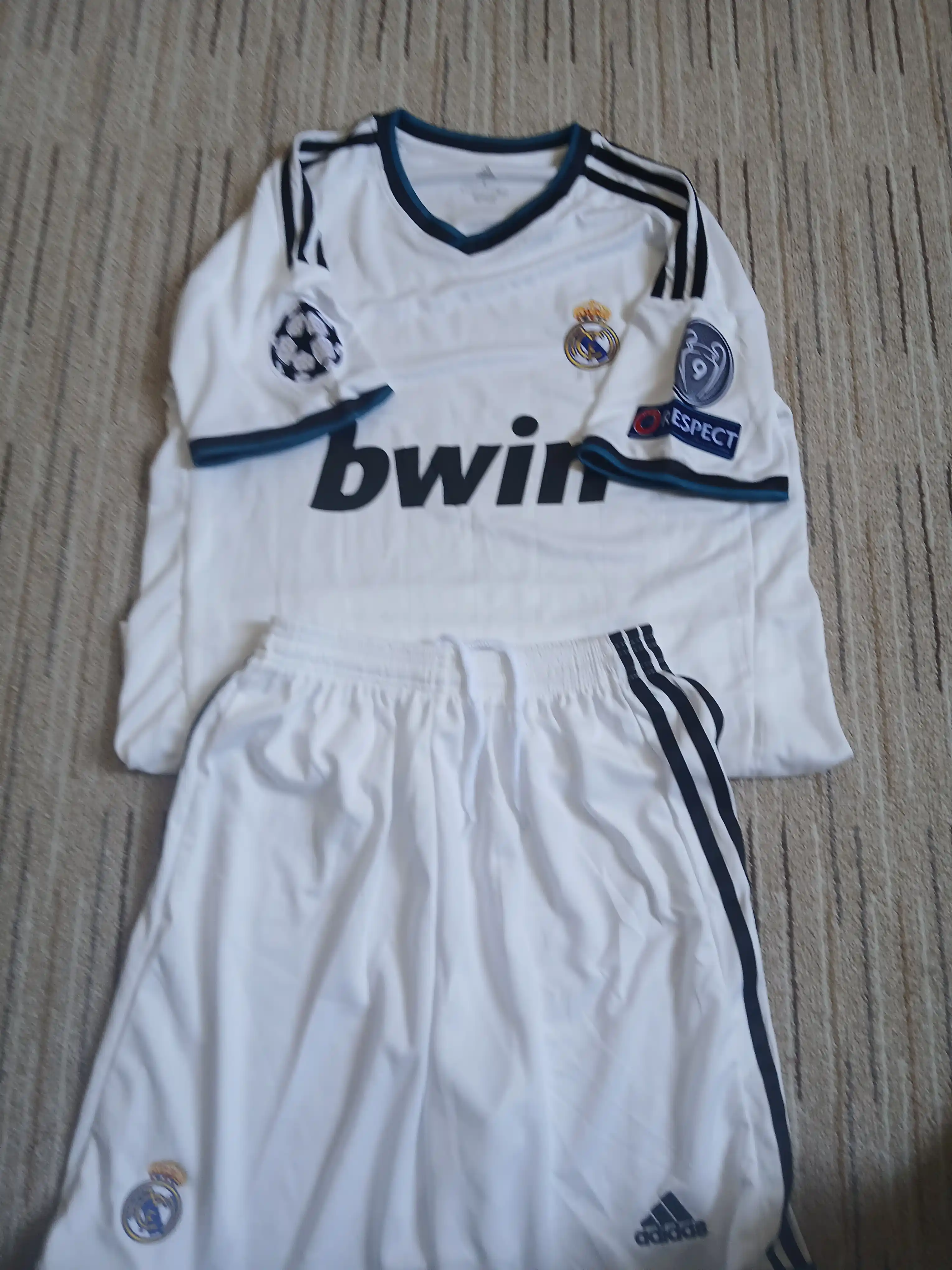 Ретро форма Real Madrid 2013