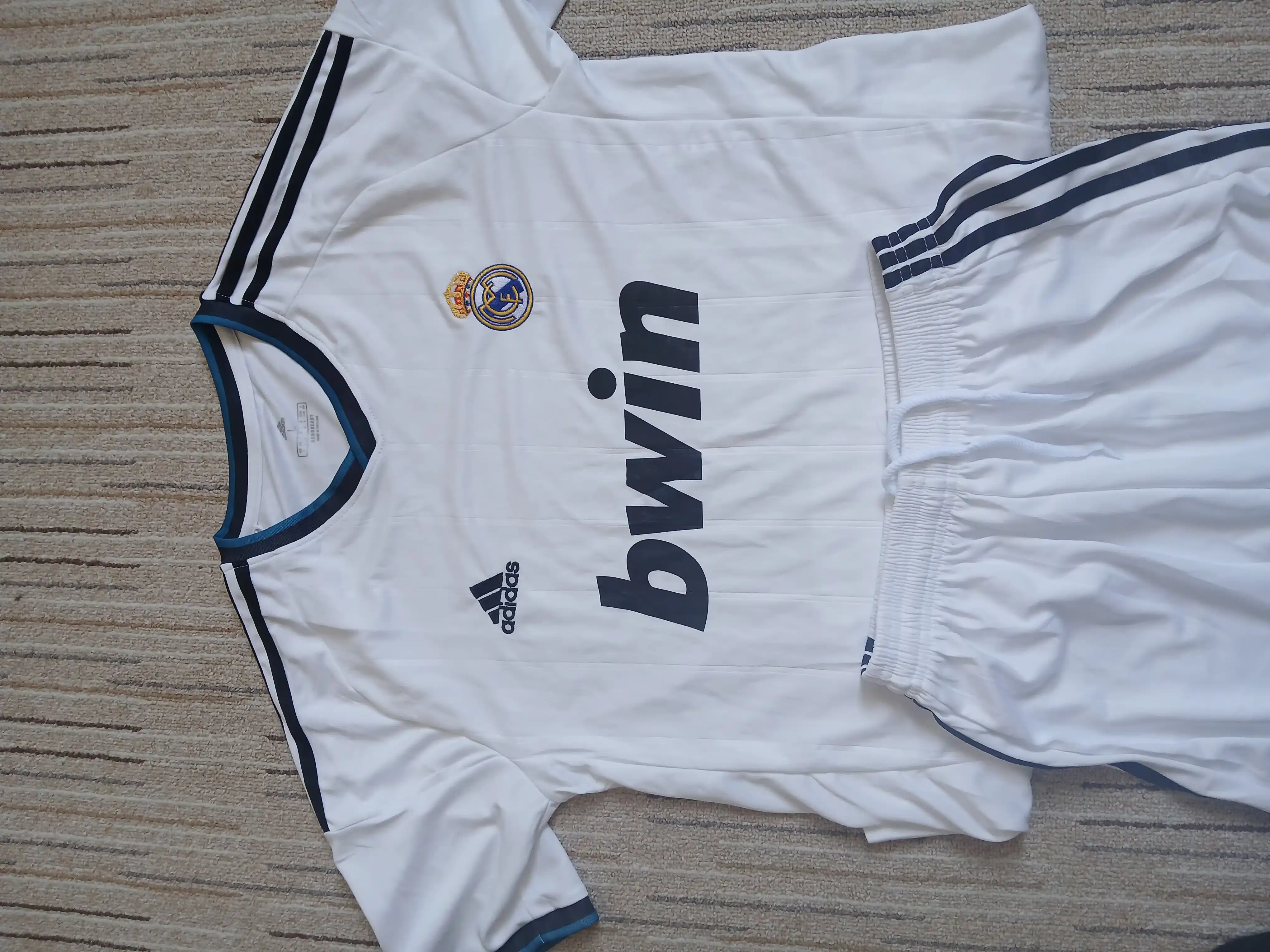 Ретро форма Real Madrid 2013