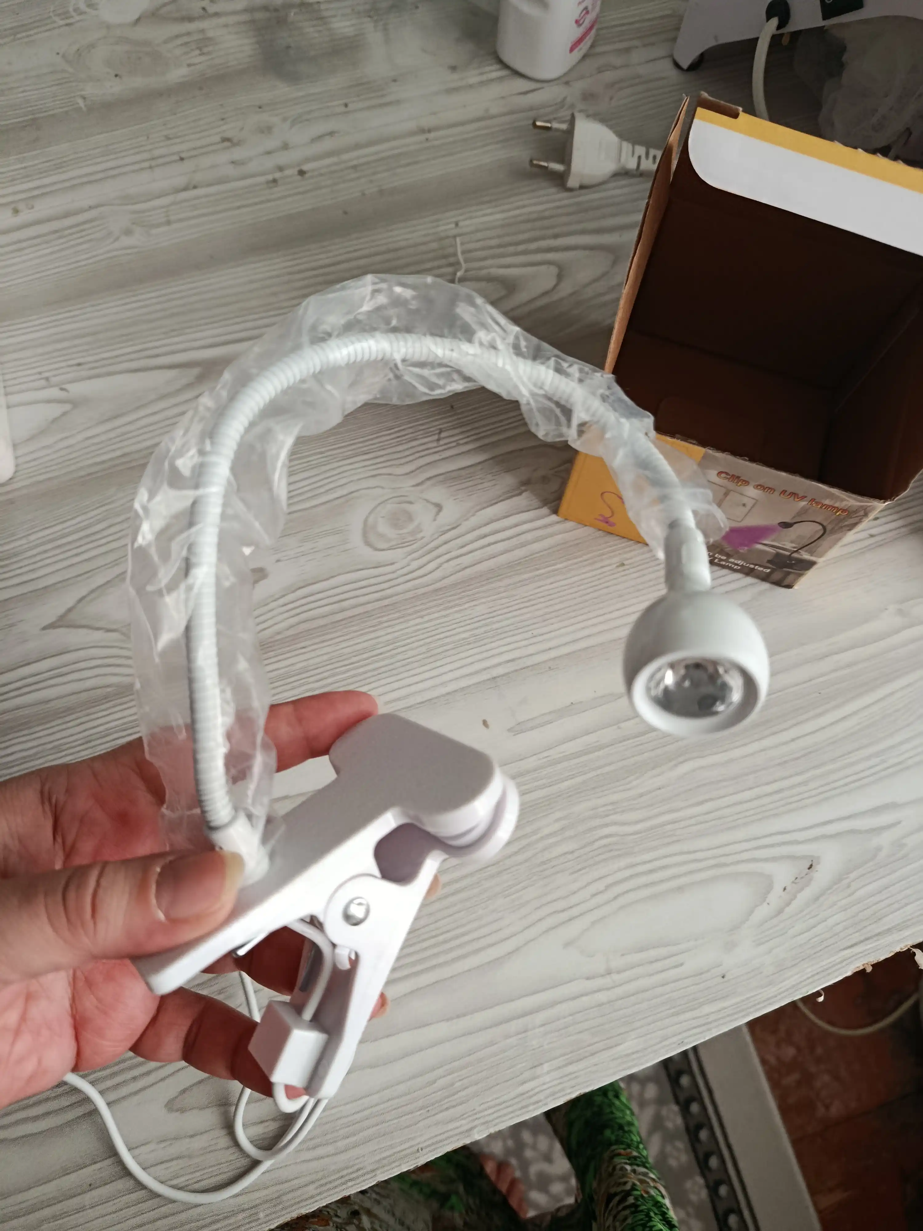Chiroq UV, metall manikyur uchun, tasmali LED