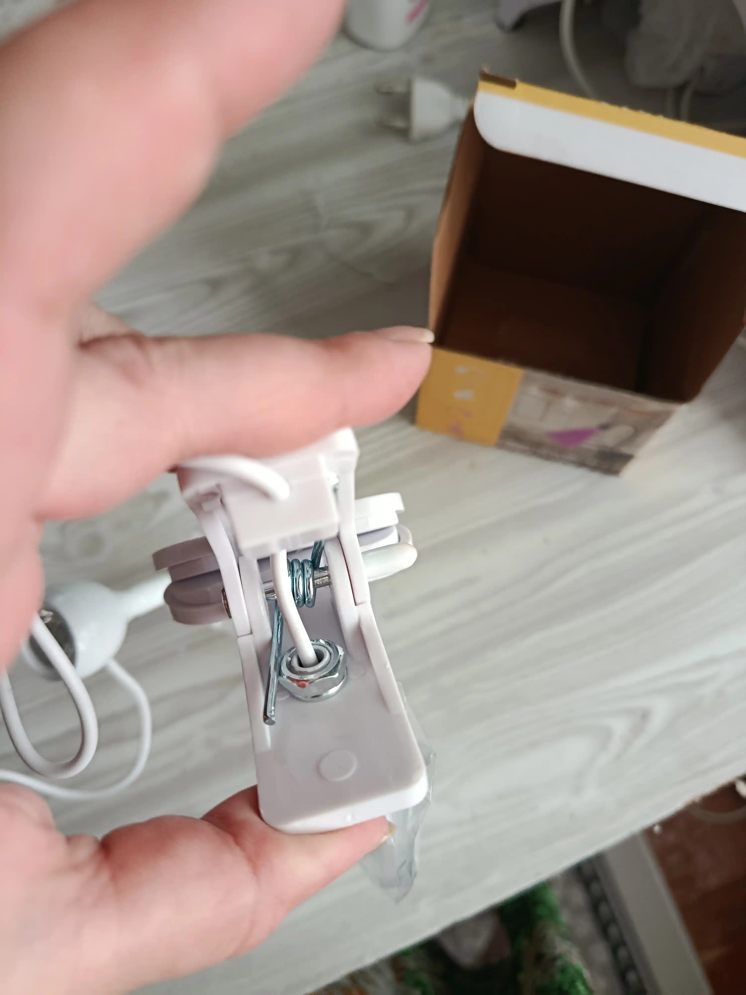 Chiroq UV, metall manikyur uchun, tasmali LED
