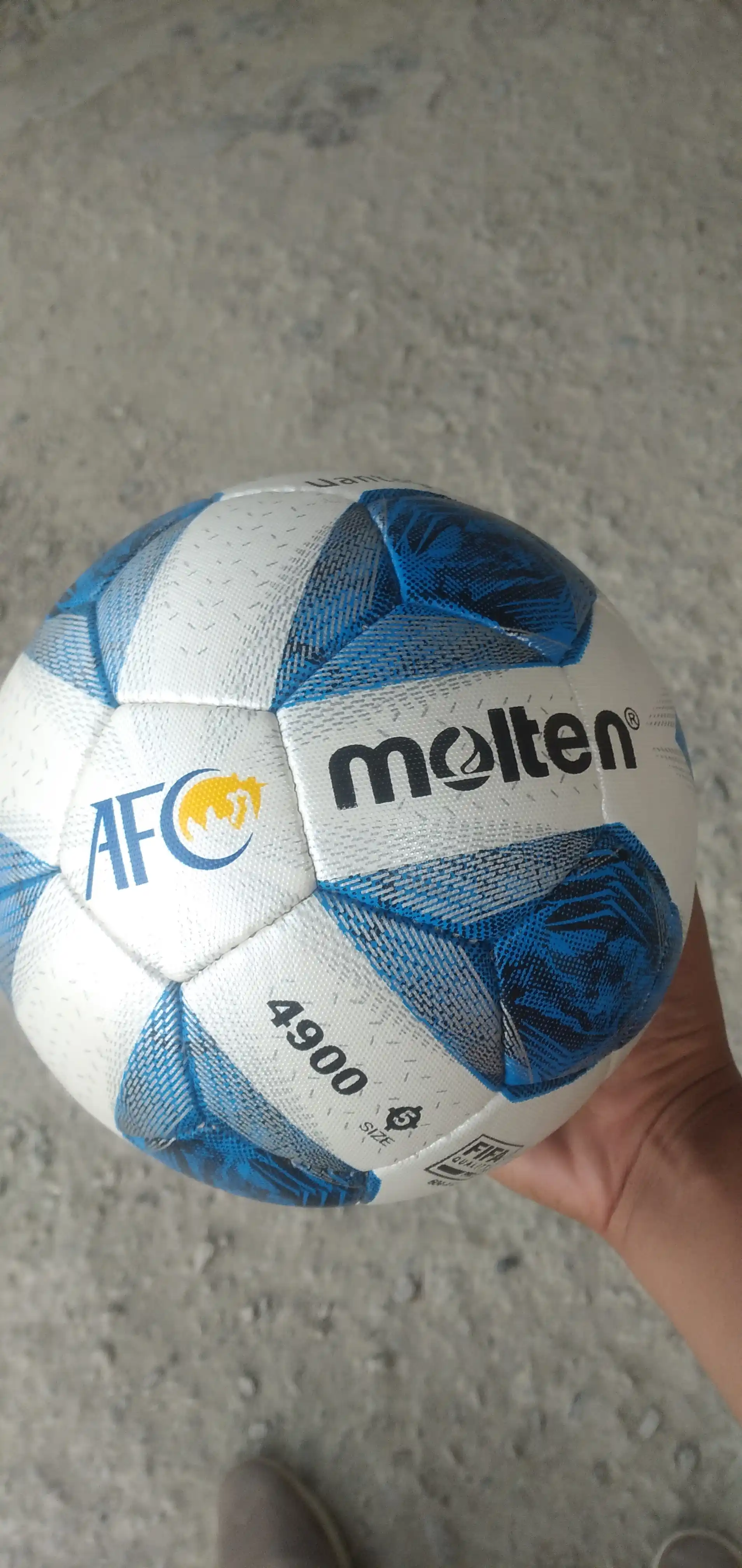 Futbol to'pi Molten F5A5000-AC, o'lcham 5