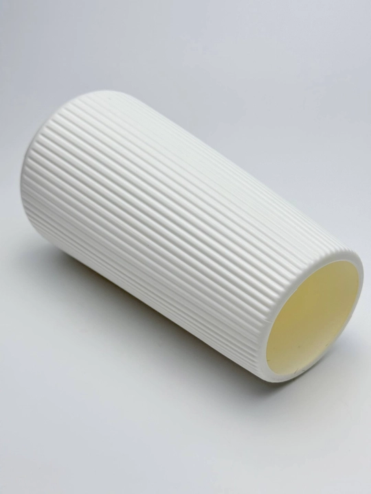 Tabiiy va sun’iy gullar uchun guldon vaza, plastik, kauchuk va plastmassa materiallardan