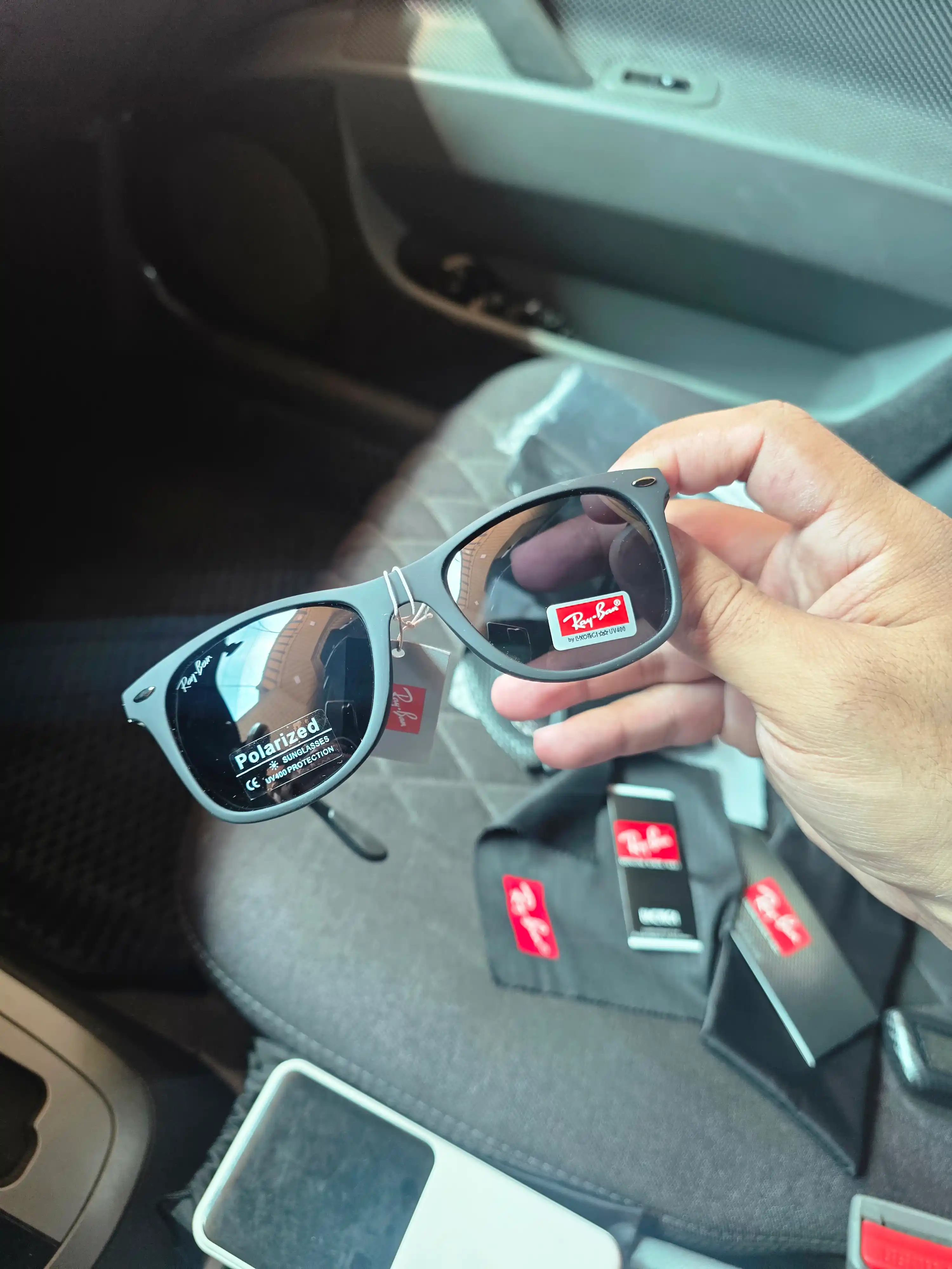 Солнцезащитные очки Ray-Ban Polarized – Unisex, UV400 комплект (коробка и документы)