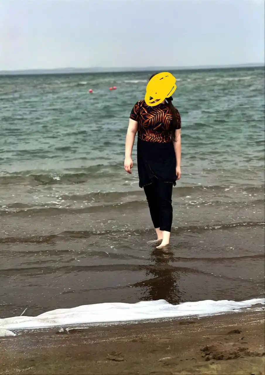 Ayollar cho‘milish kiyimi, yopiq, musulmoncha, burkini, katta o‘lchamli cho‘milish kiyimi