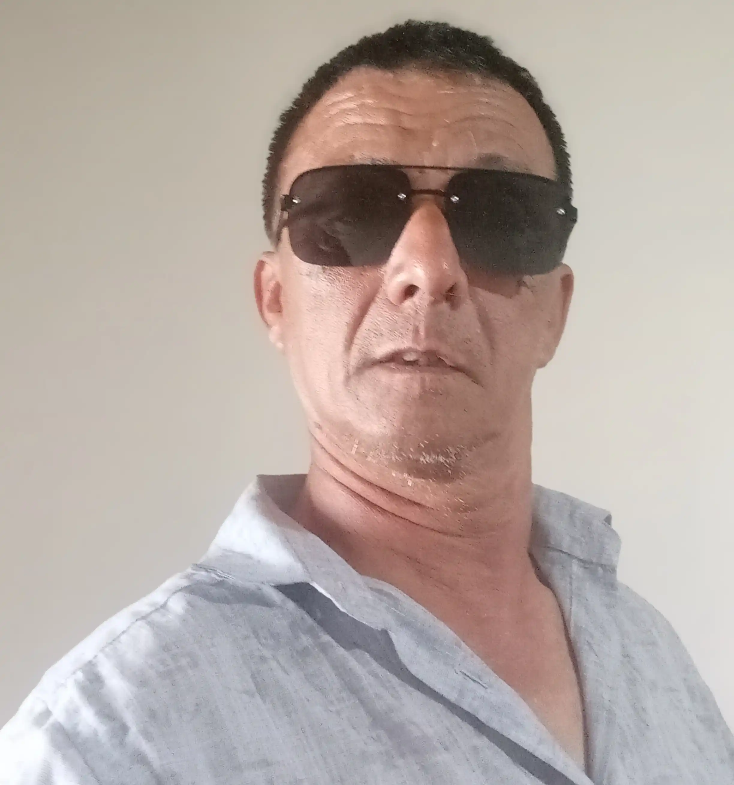 Ko'zoynak quyoshdan himoya qiluvchi, erkaklar uchun