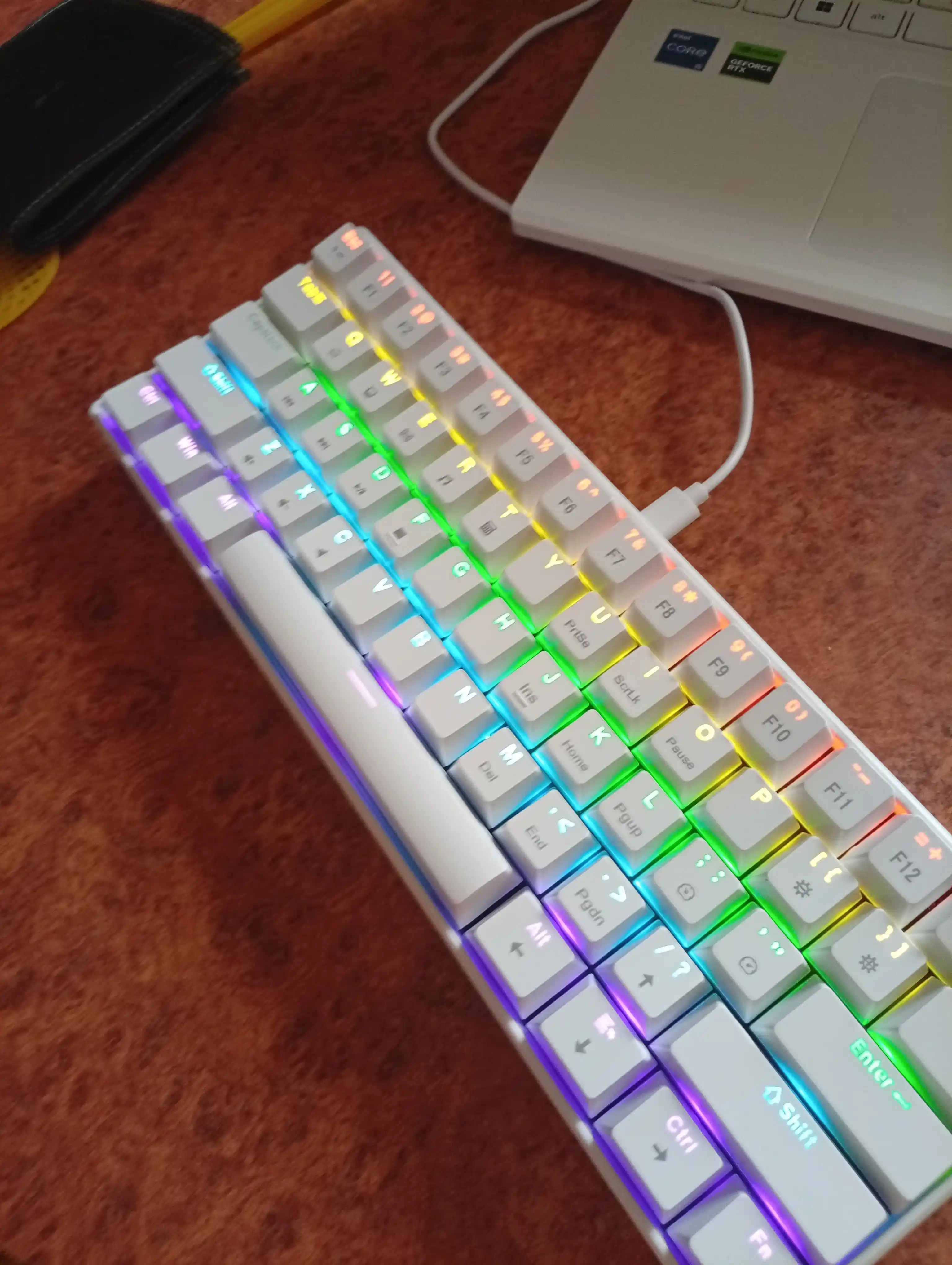 Geymerlar va ofis uchun RGB yoritgichli klaviatura, mexanik klaviatura, o'yin klaviaturasi