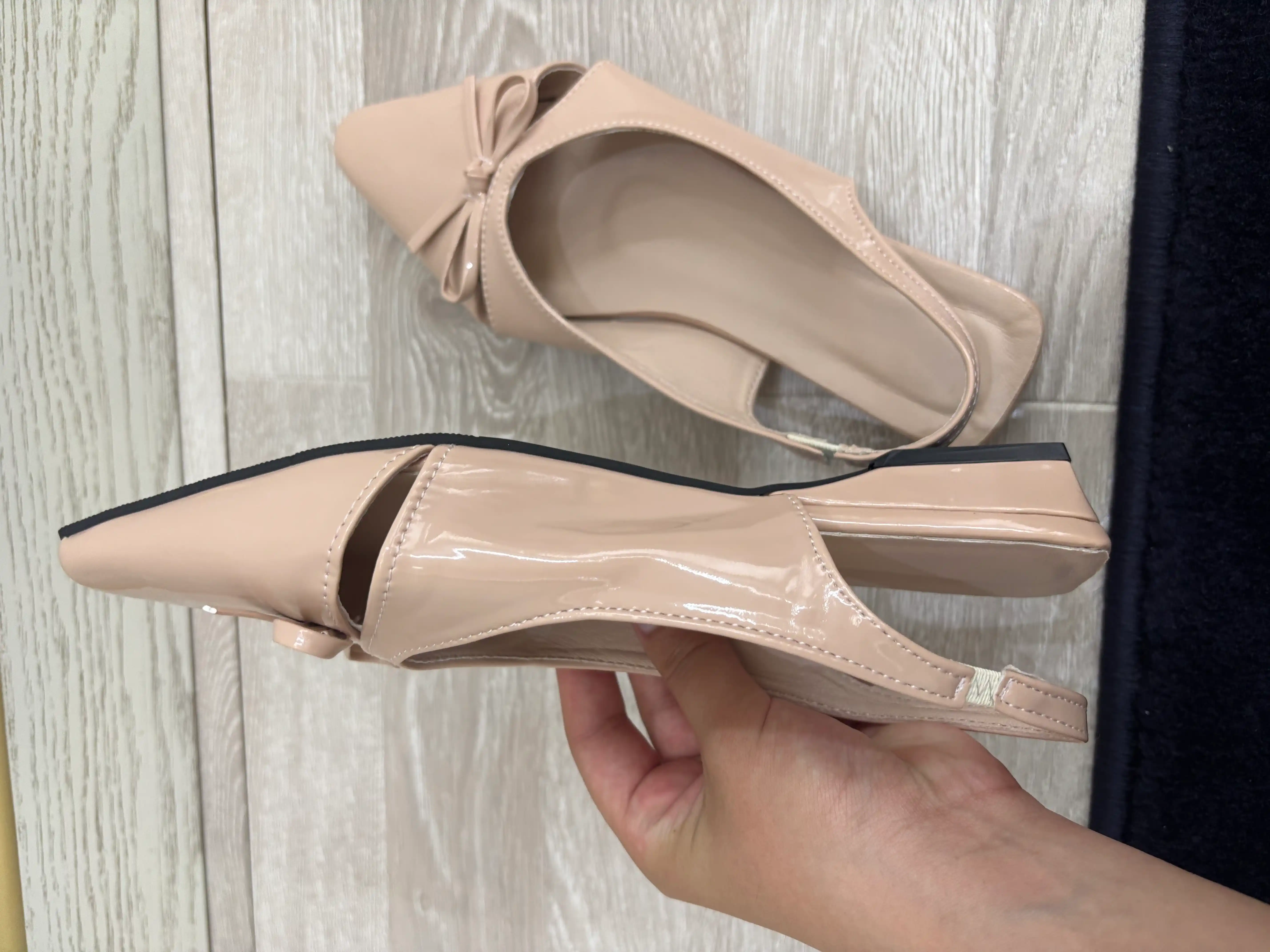 Ayollar sandallari, 37-40