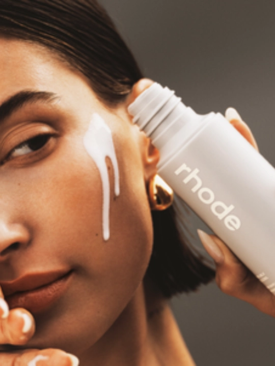 Rhode Glazing Milk namlantiruvchi essensiyasi