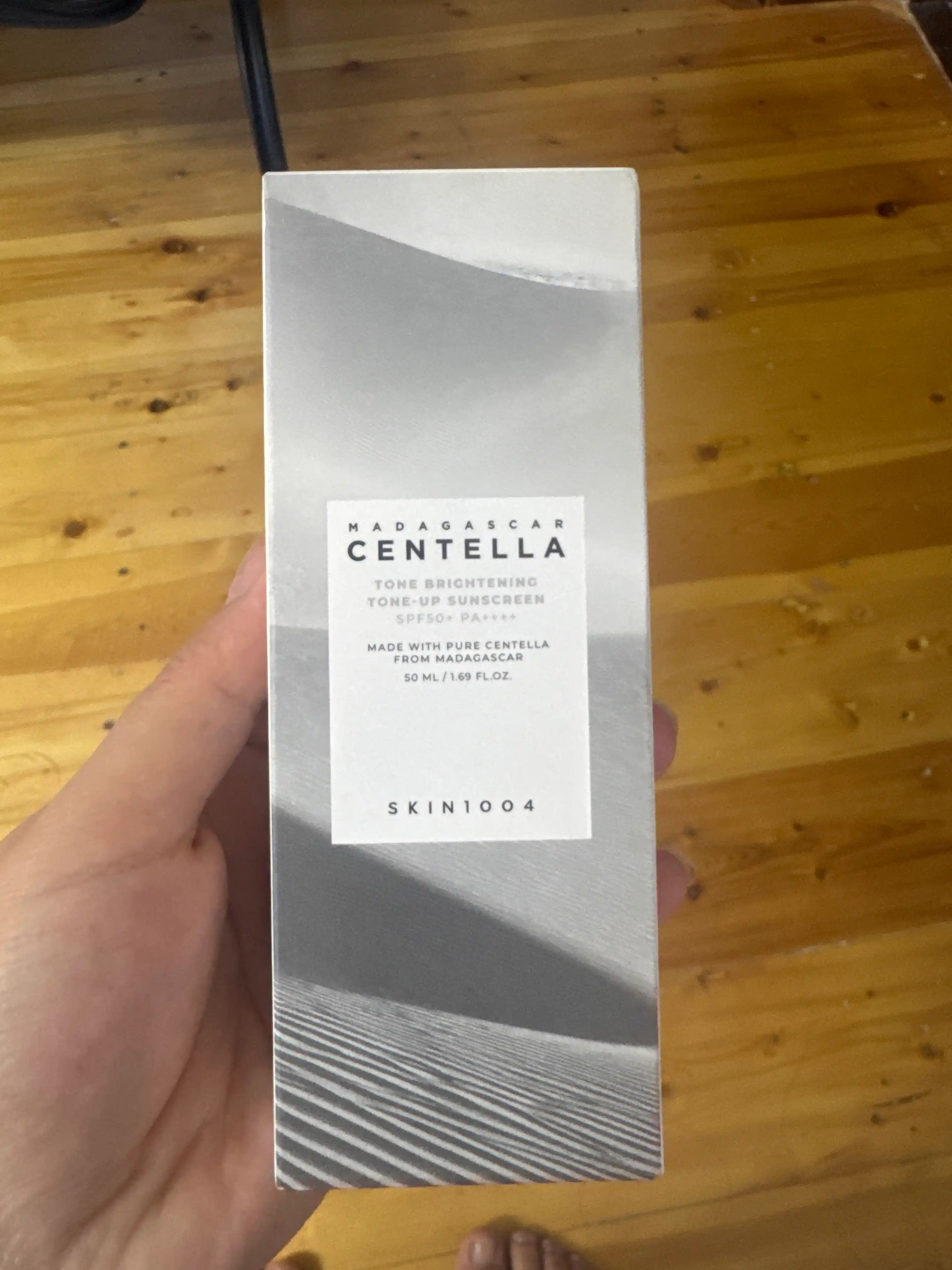 Centella Madagascar SPF 50+ — легкий солнцезащитный крем с экстрактом центеллы, 50 мл