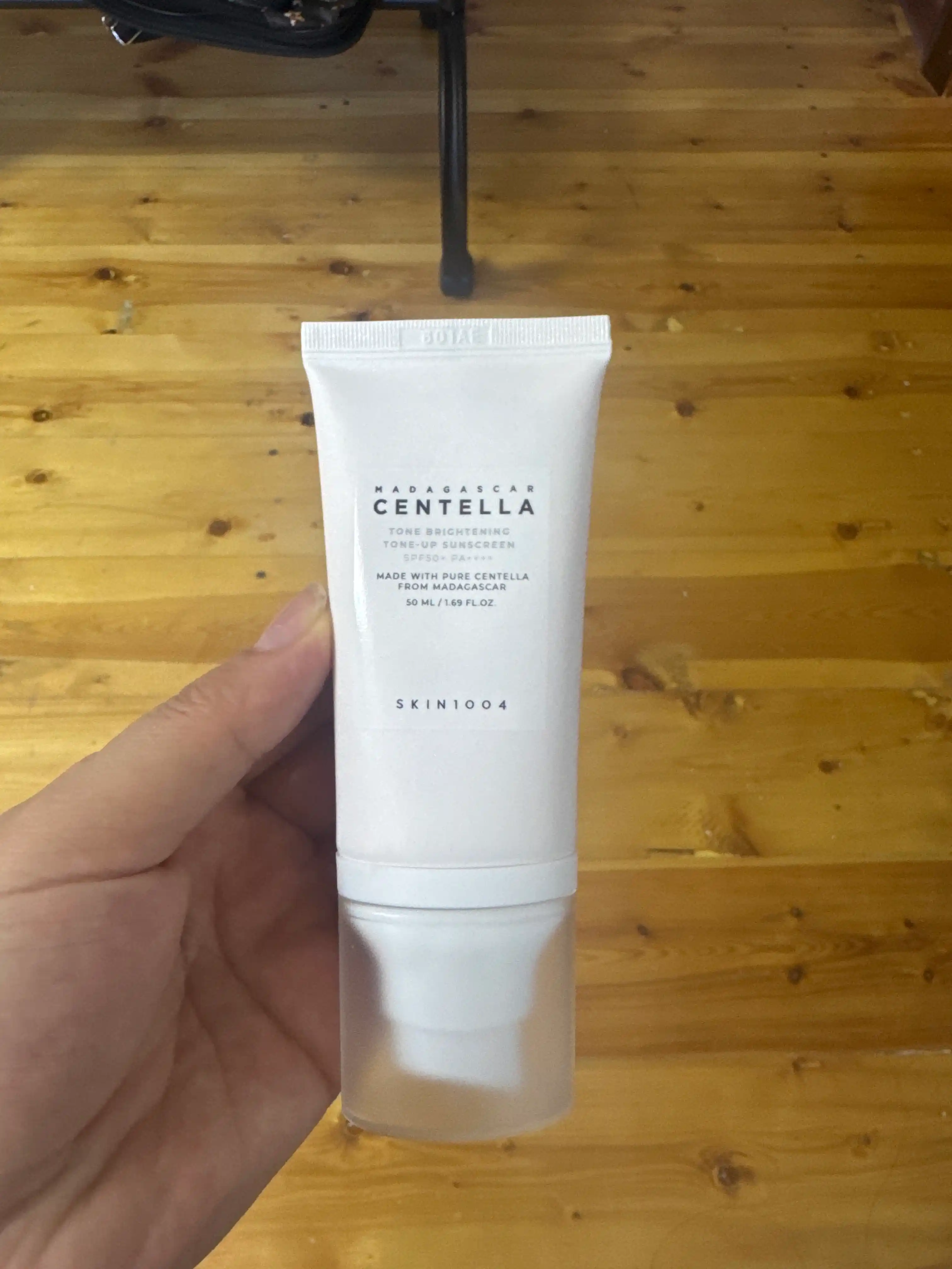 Centella Madagascar SPF 50+ — легкий солнцезащитный крем с экстрактом центеллы, 50 мл