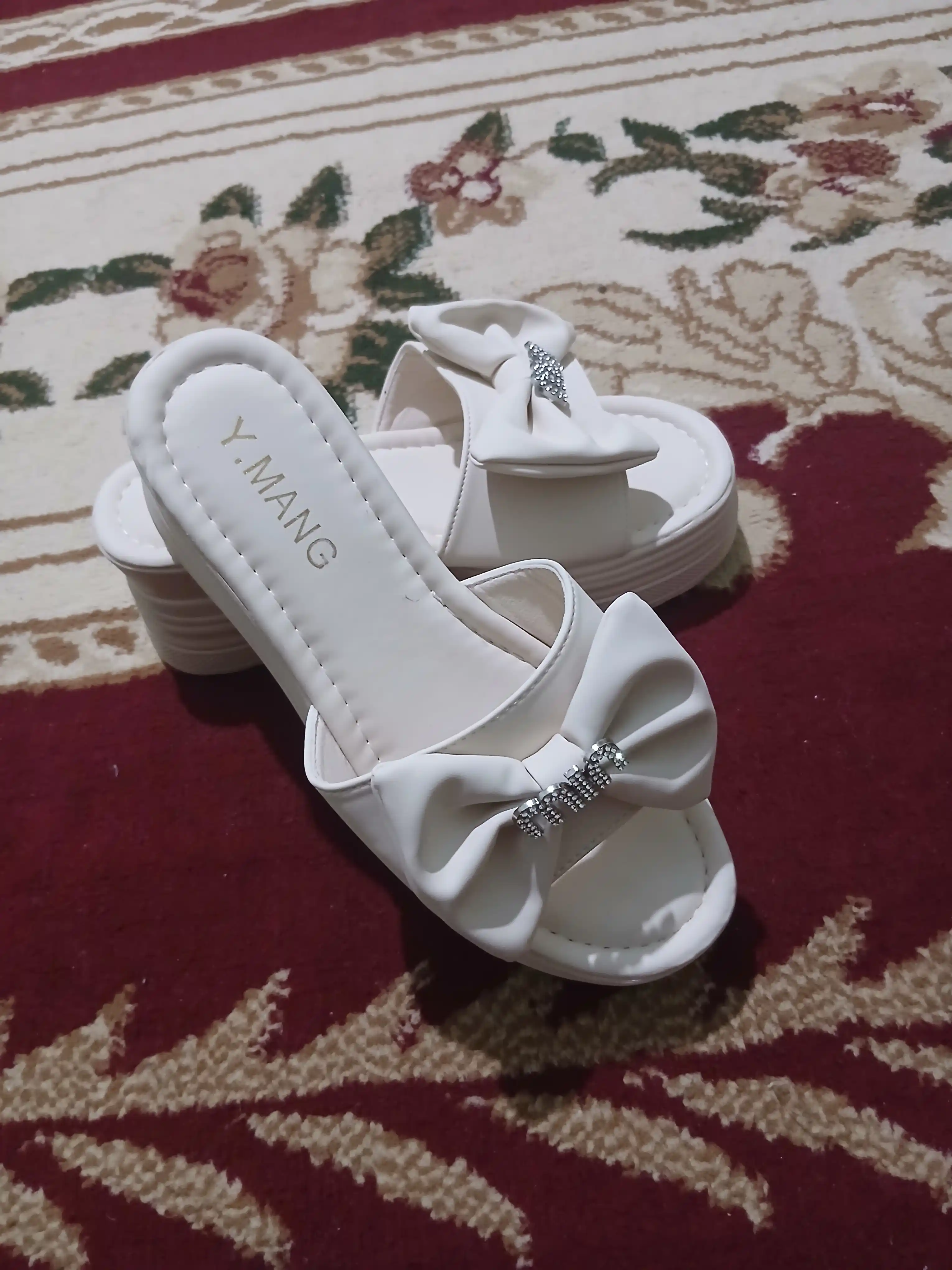 Ayollar oyoq kiyimi, kuzgi sandal, shippak, sabo