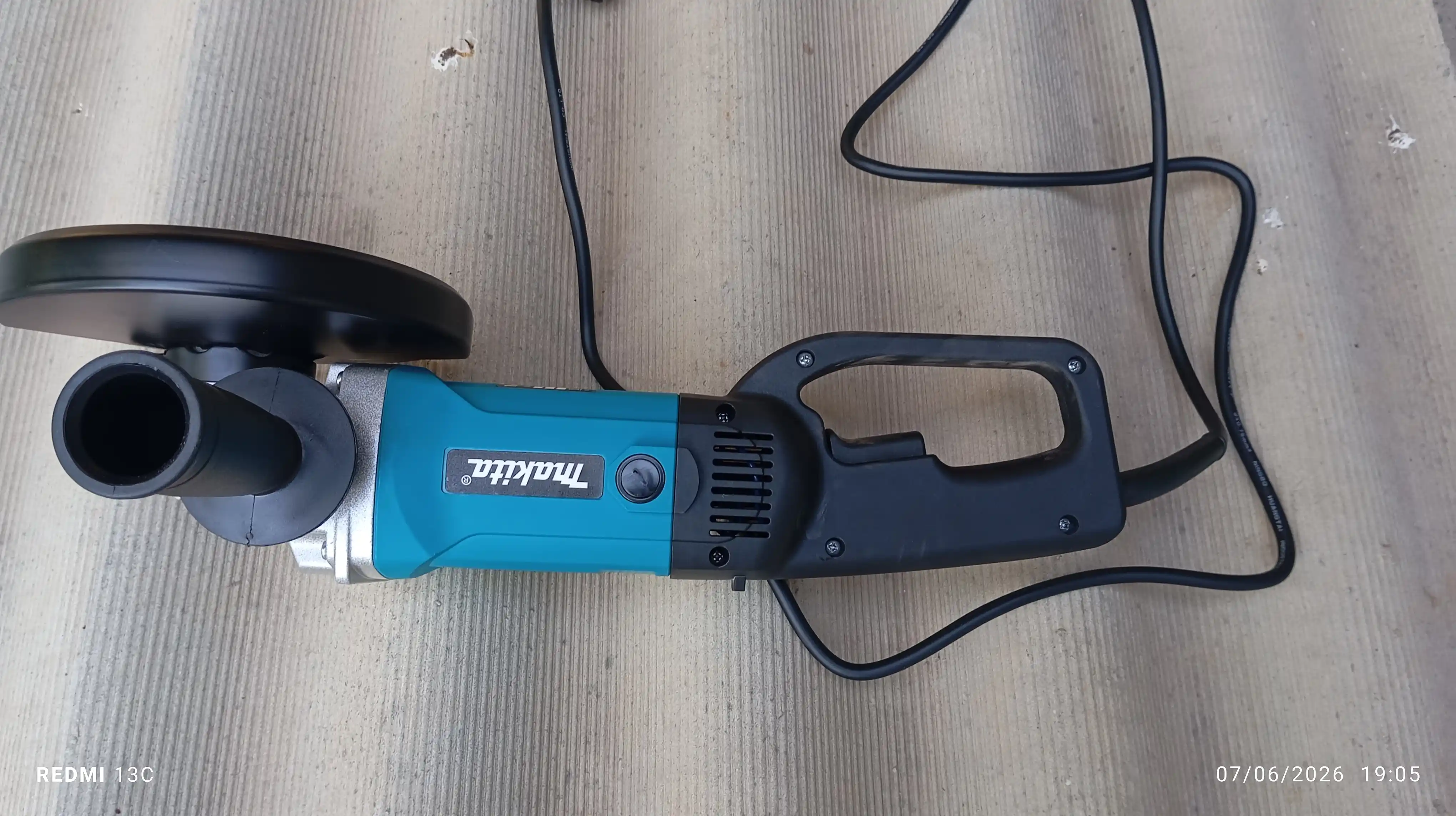 Болгарка MAKITA профессиональная УШМ 180 мм, 1800 Вт