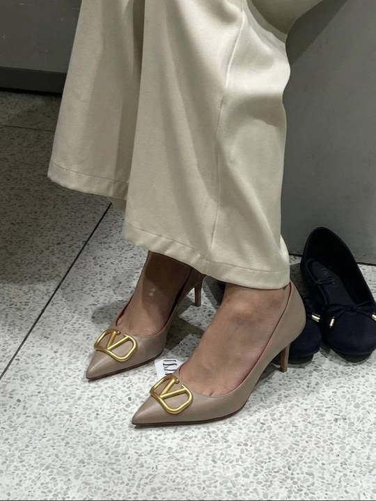 Ayollar nafis klassik VALENTINO tufli charm kabluk, 6 sm Turkiya mahsuloti razmerga razmer